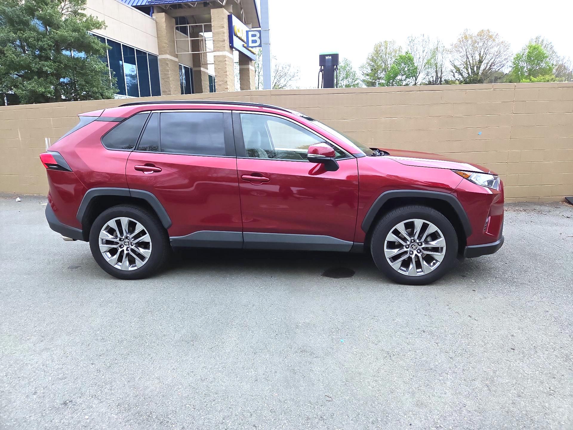 Thumbnail: 2020 Toyota RAV4 - 4