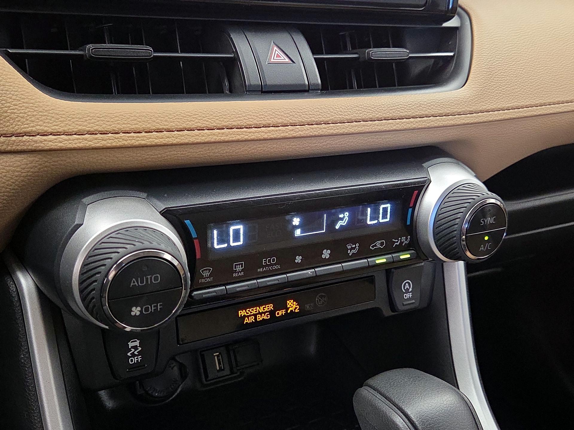 Thumbnail: 2021 Toyota RAV4 - 16