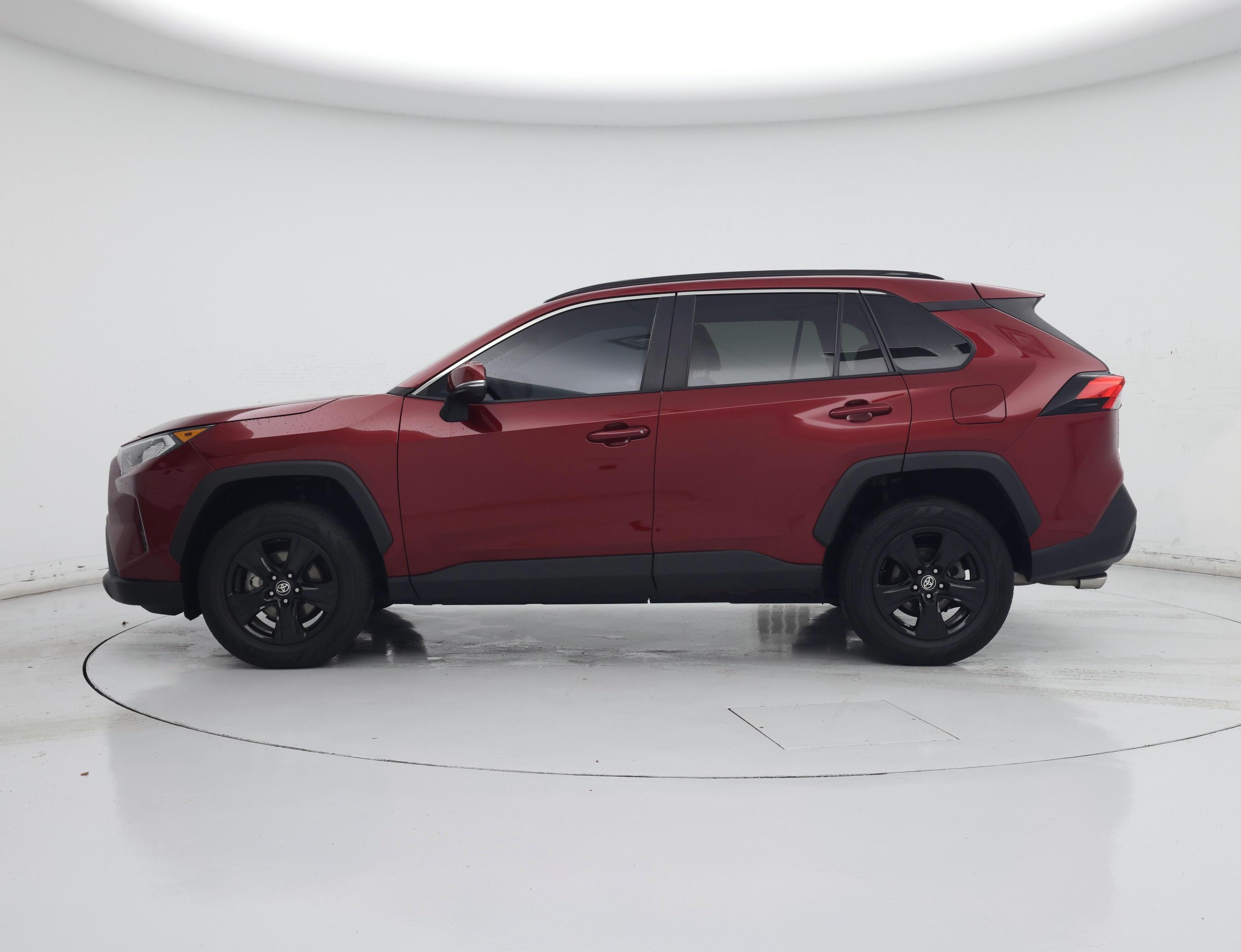 Thumbnail: 2021 Toyota RAV4 - 3