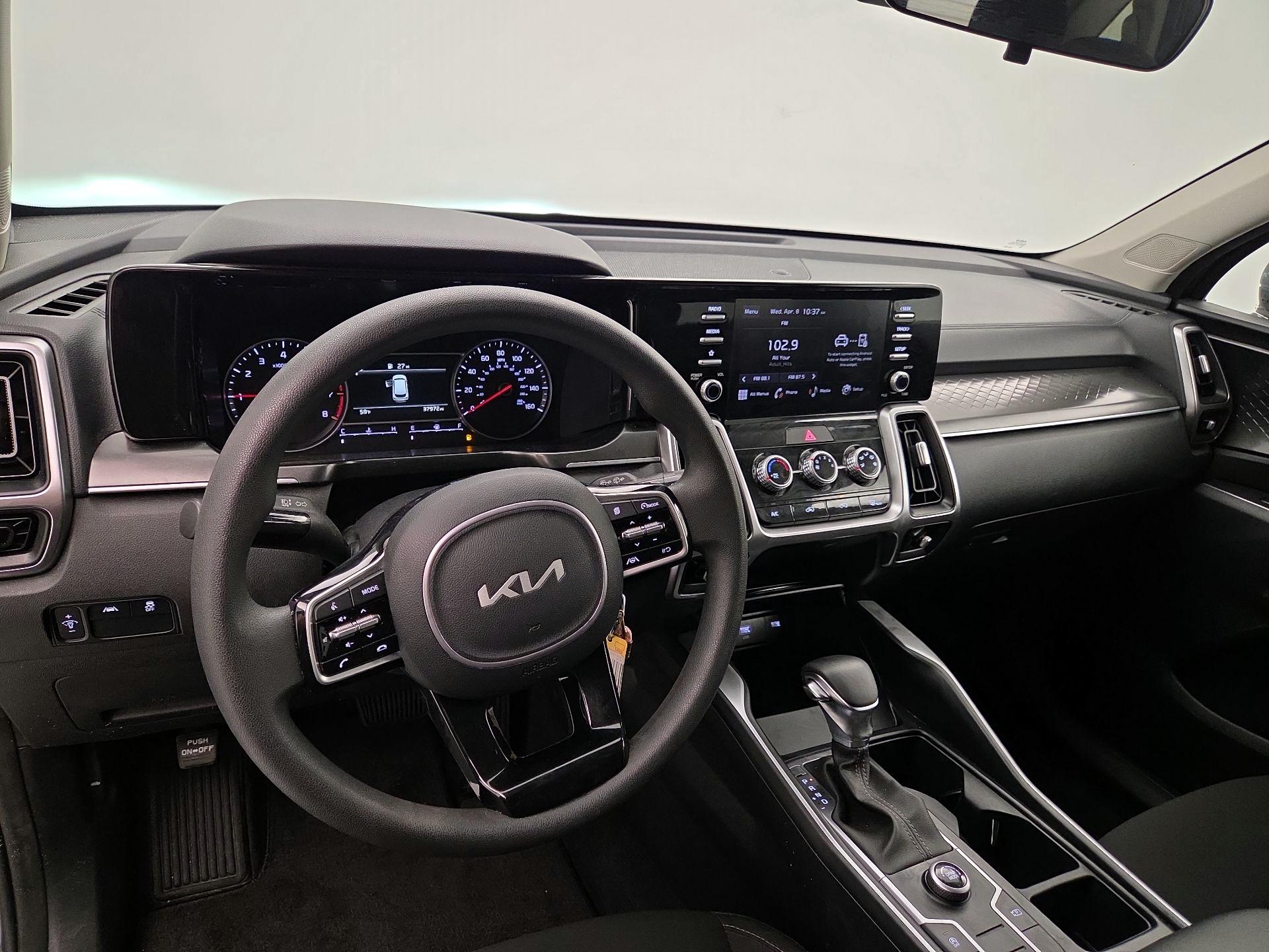 Thumbnail: 2022 Kia Sorento - 9