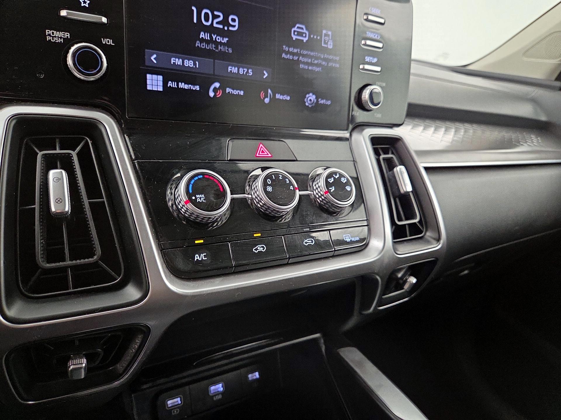 Thumbnail: 2022 Kia Sorento - 16
