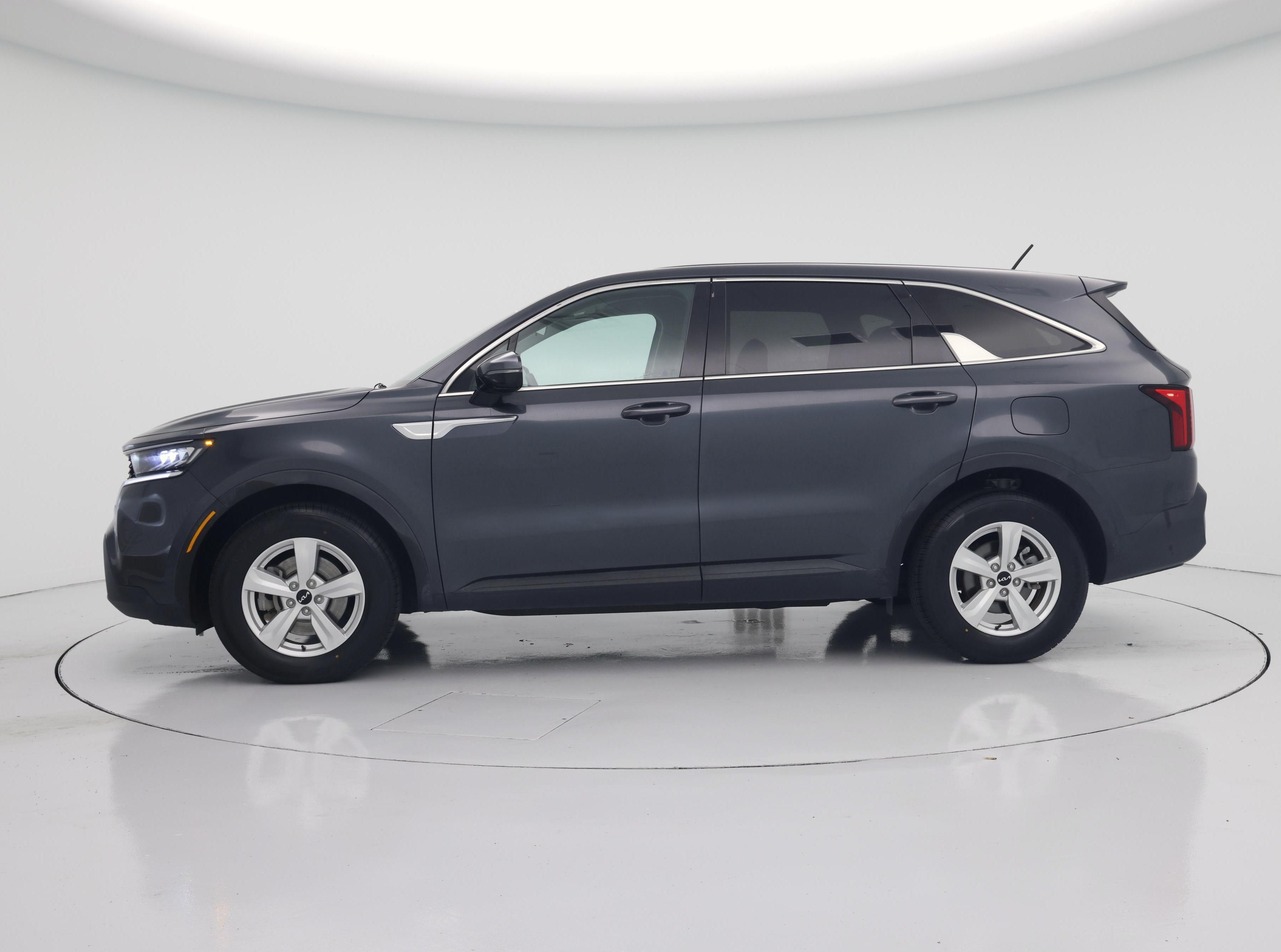 Thumbnail: 2022 Kia Sorento - 3
