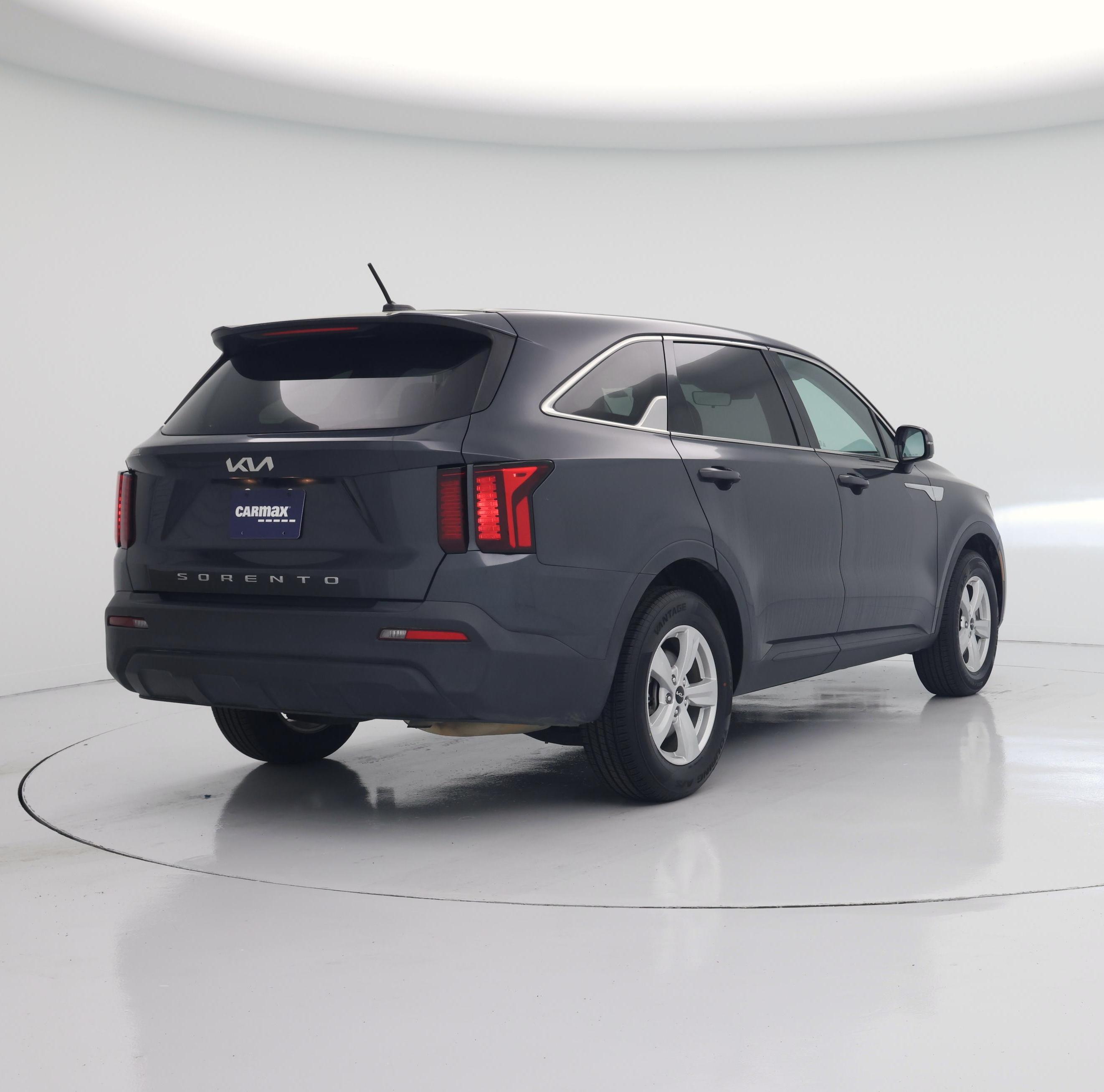 Thumbnail: 2022 Kia Sorento - 8