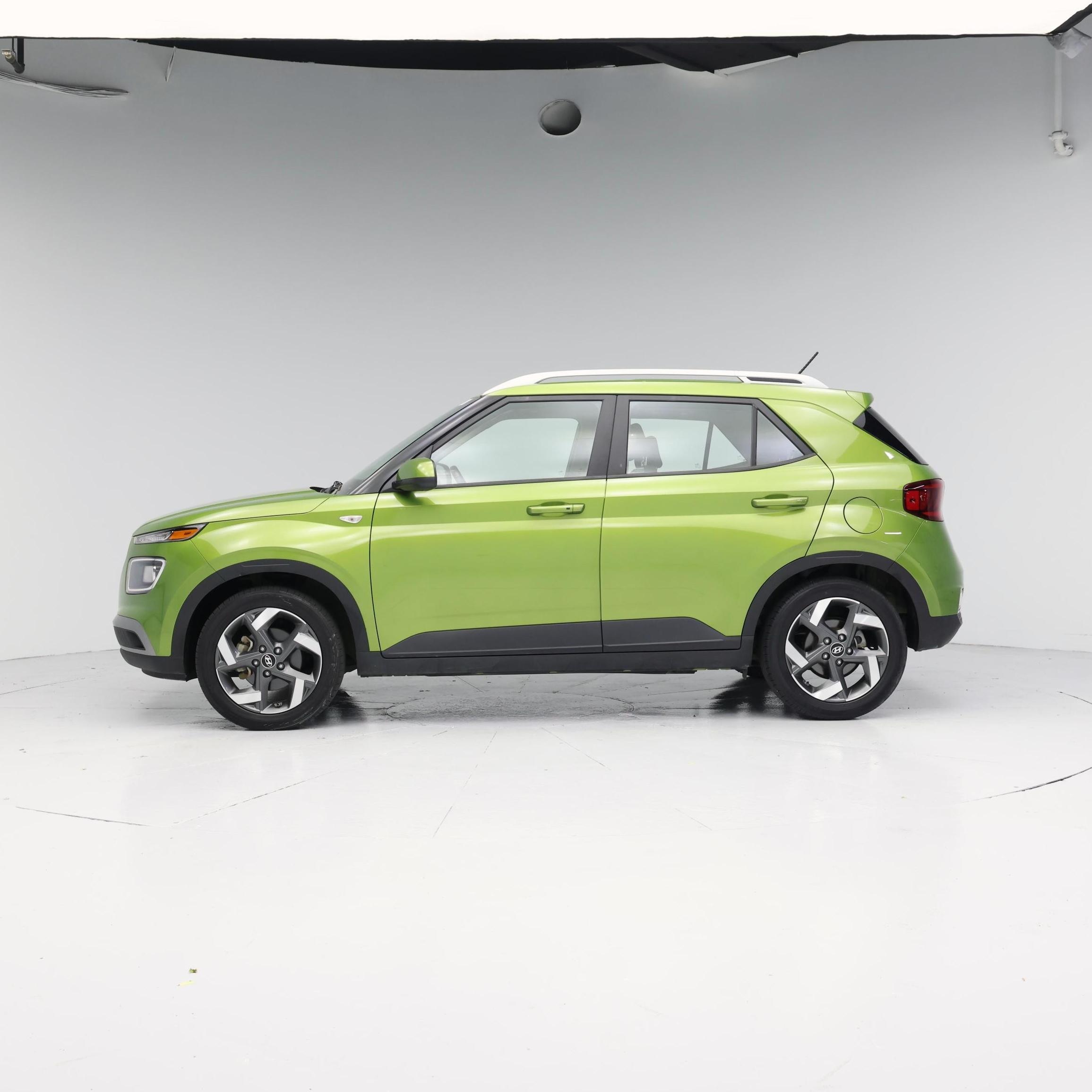 Thumbnail: 2024 Hyundai Venue - 3