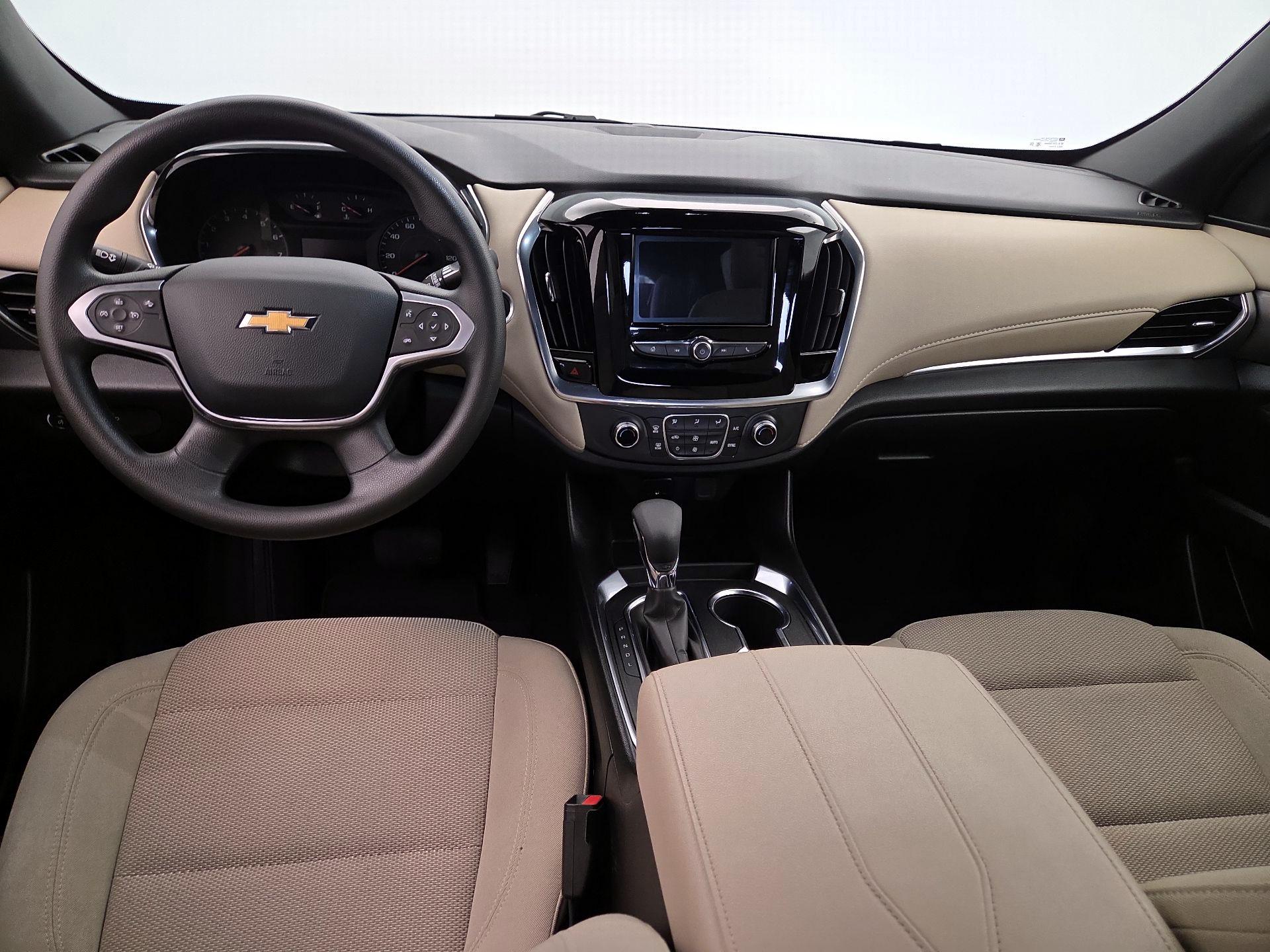 Thumbnail: 2023 Chevrolet Traverse - 9