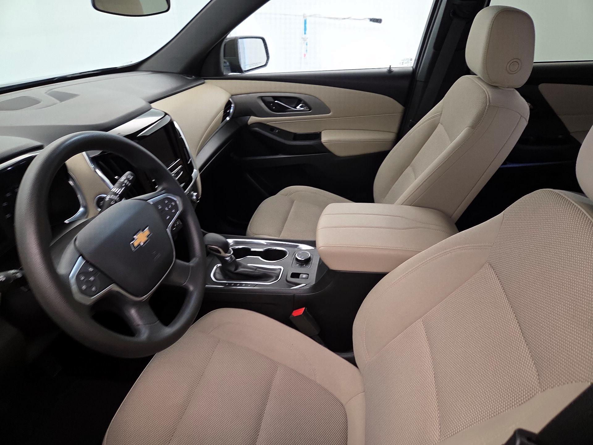 Thumbnail: 2023 Chevrolet Traverse - 11