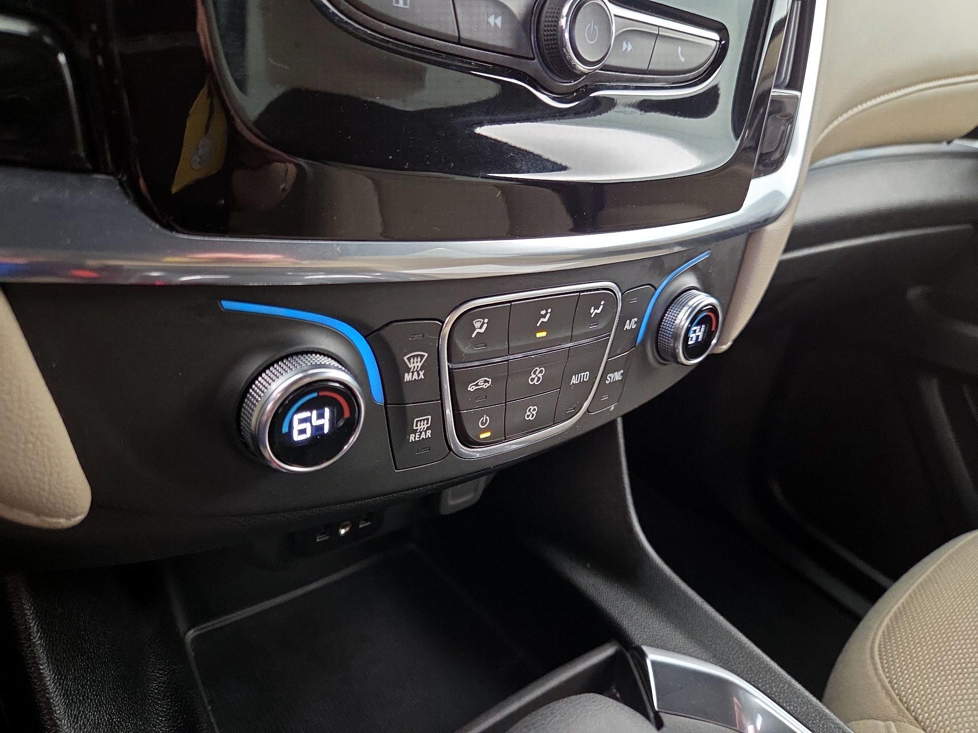 Thumbnail: 2023 Chevrolet Traverse - 16