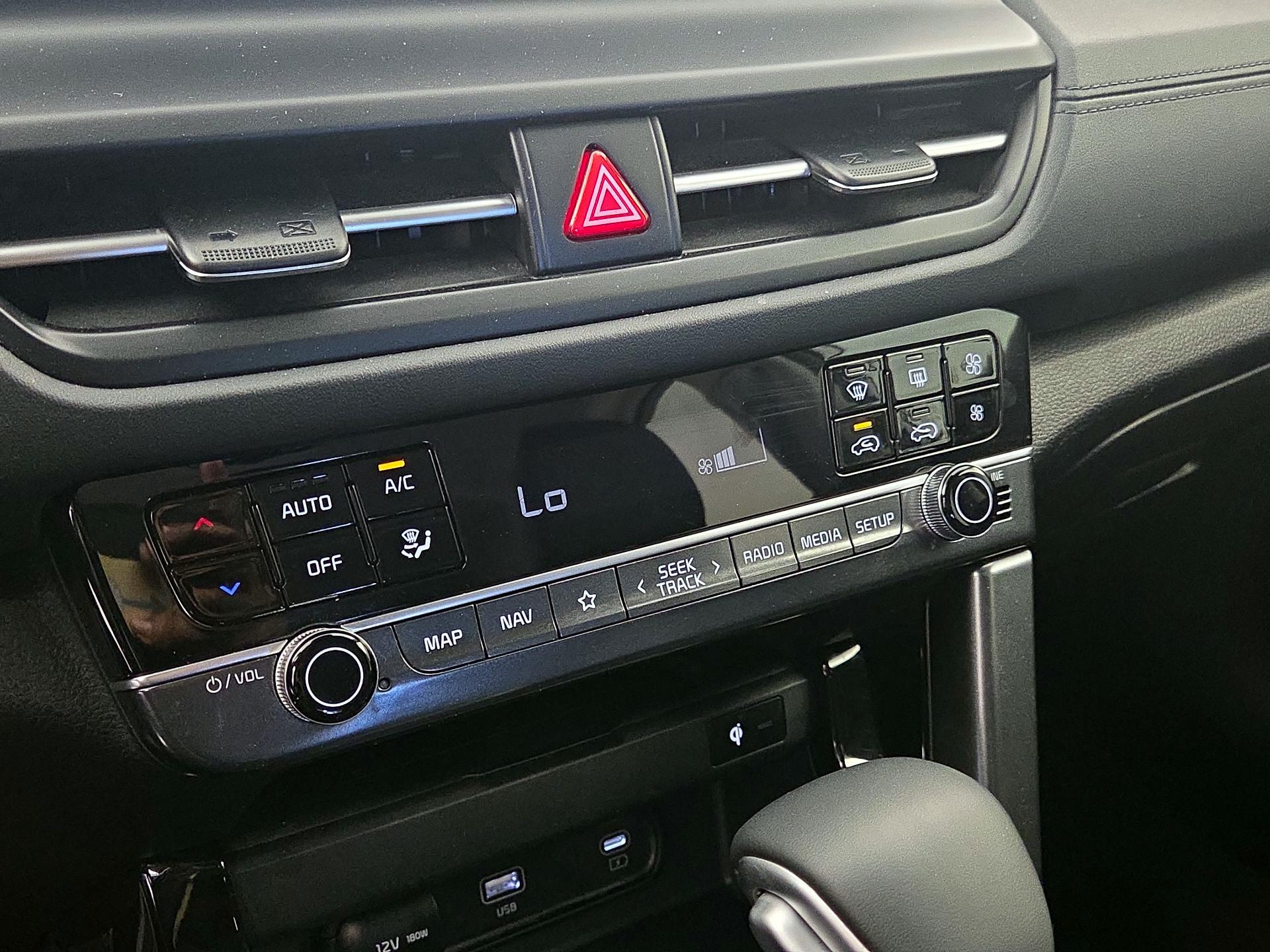 Thumbnail: 2024 Kia Seltos - 17