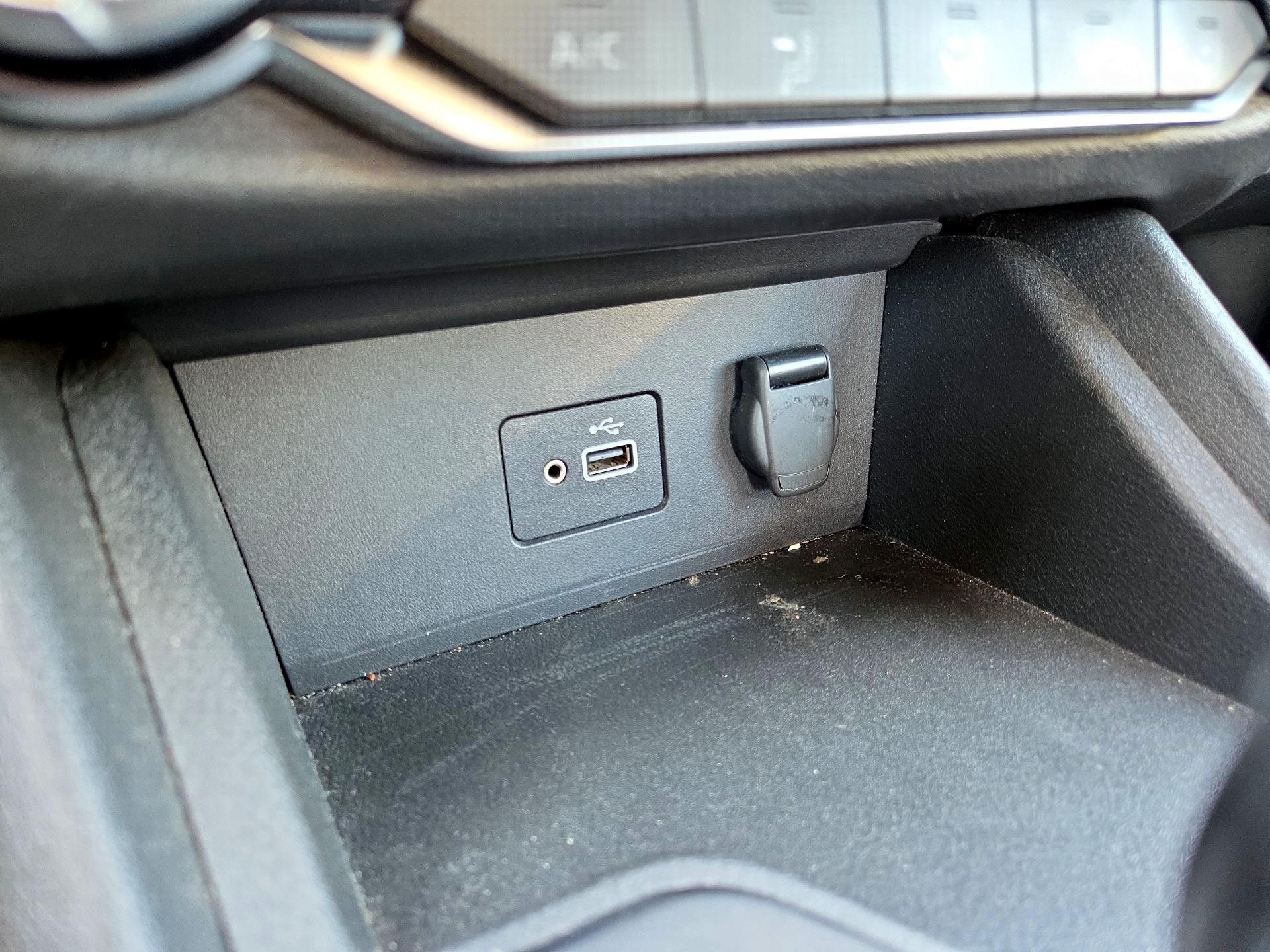 Thumbnail: 2023 Nissan Sentra - 18