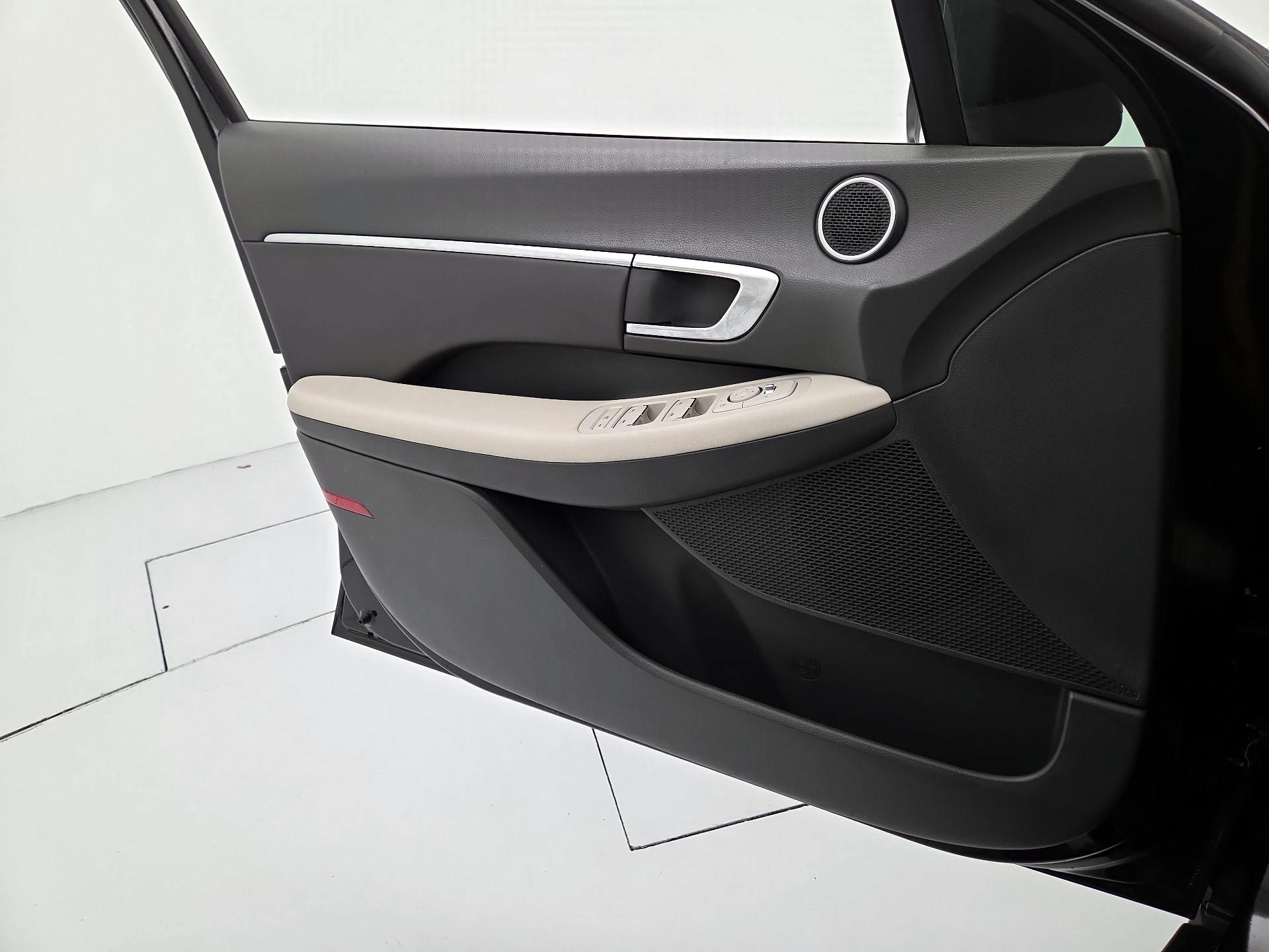 Thumbnail: 2023 Hyundai Sonata - 12