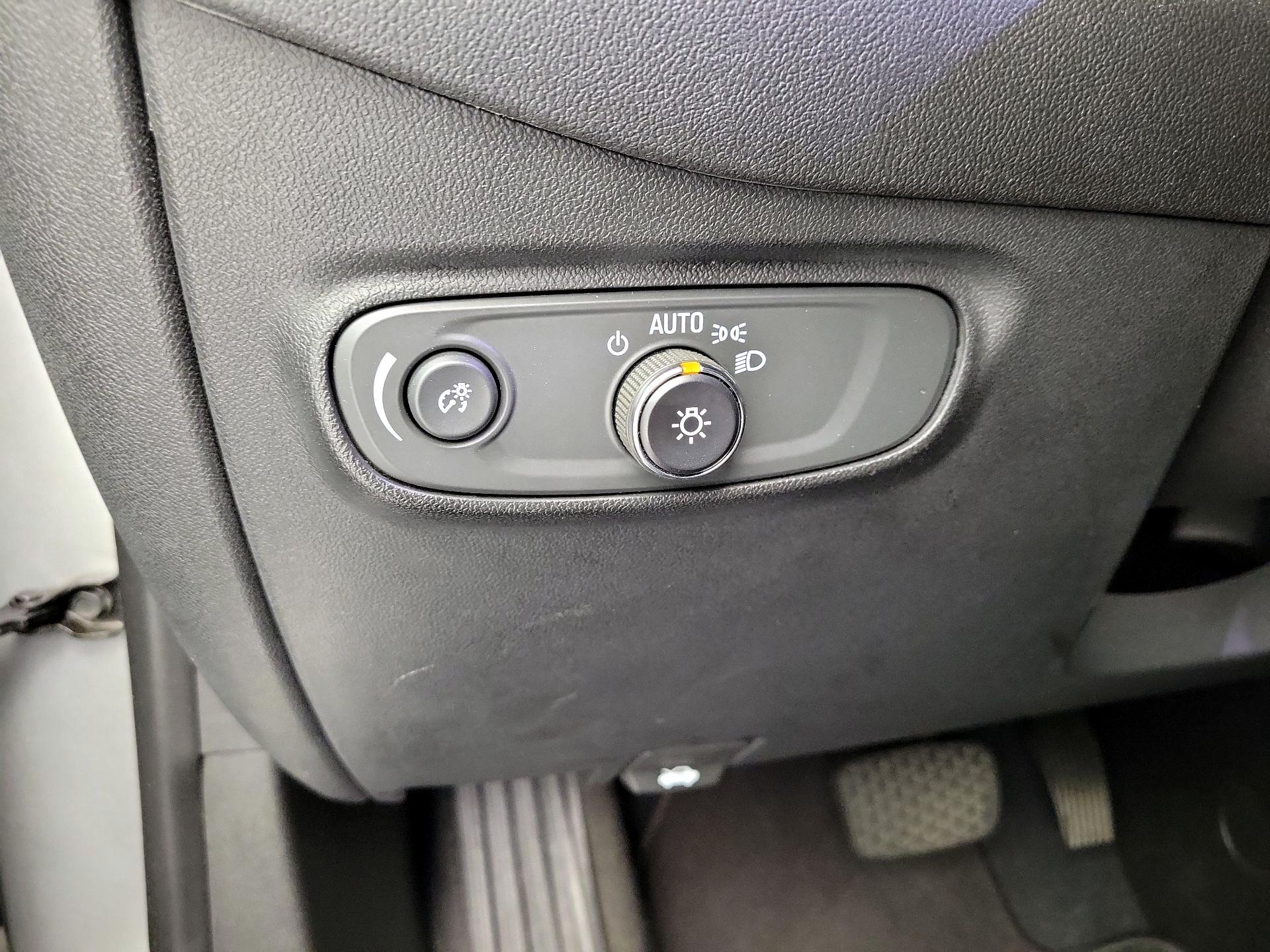 Thumbnail: 2020 Chevrolet Equinox - 13