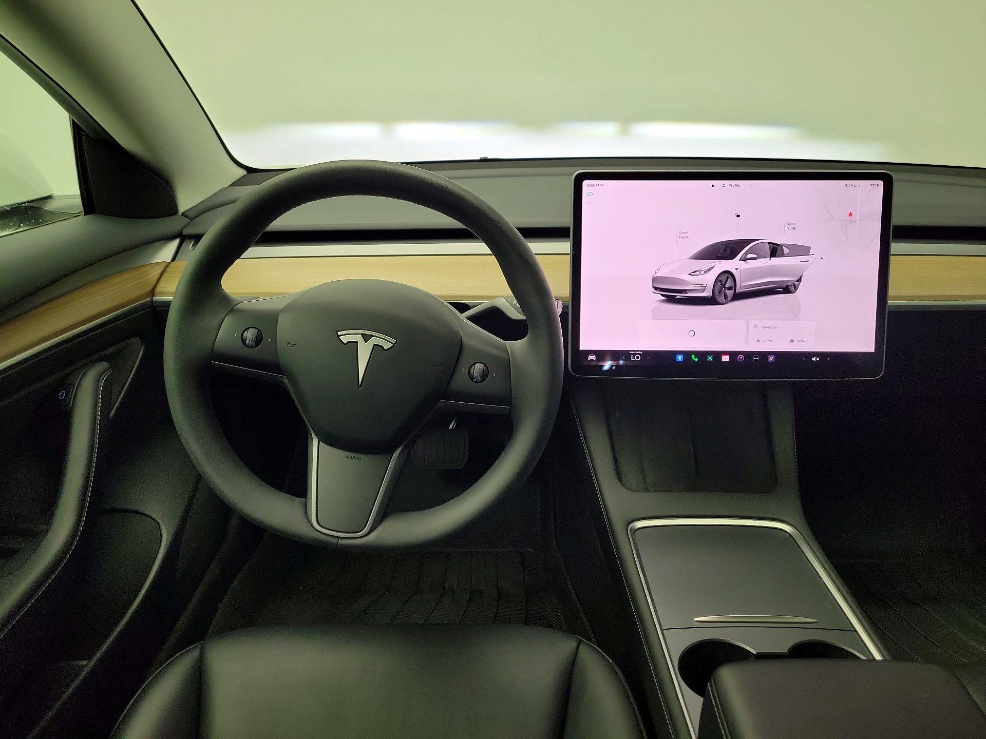 Thumbnail: 2023 Tesla Model 3 - 10