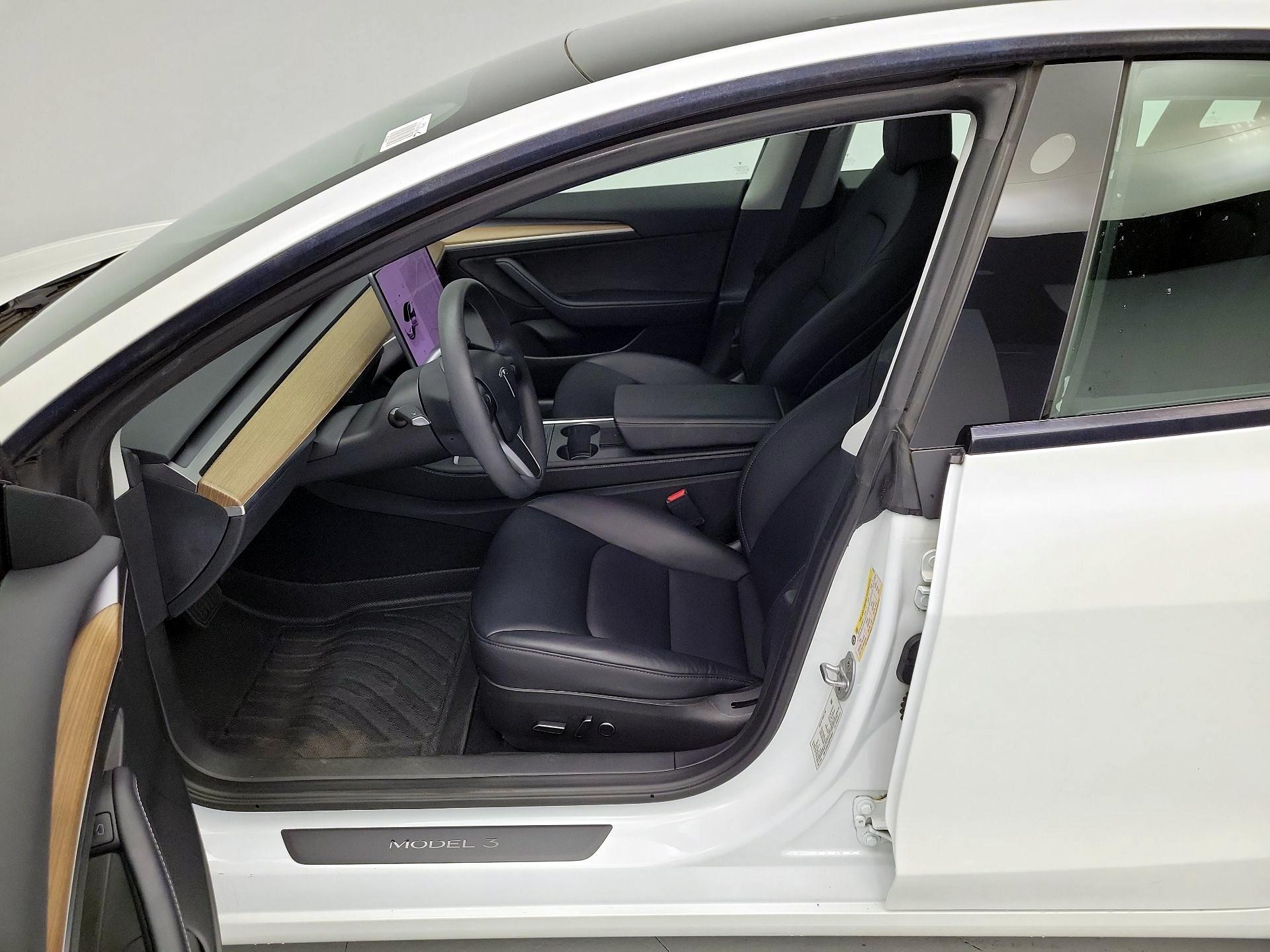 Thumbnail: 2023 Tesla Model 3 - 11
