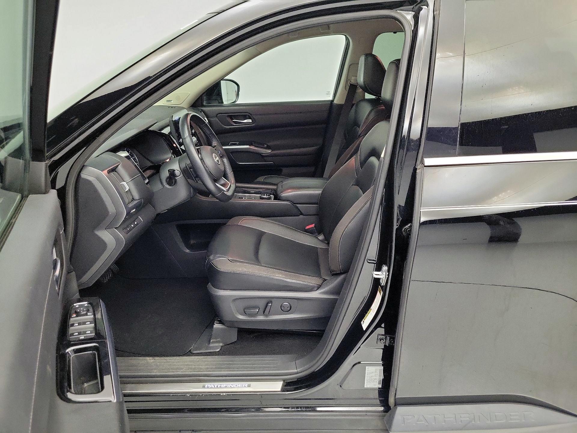 Thumbnail: 2023 Nissan Pathfinder - 11
