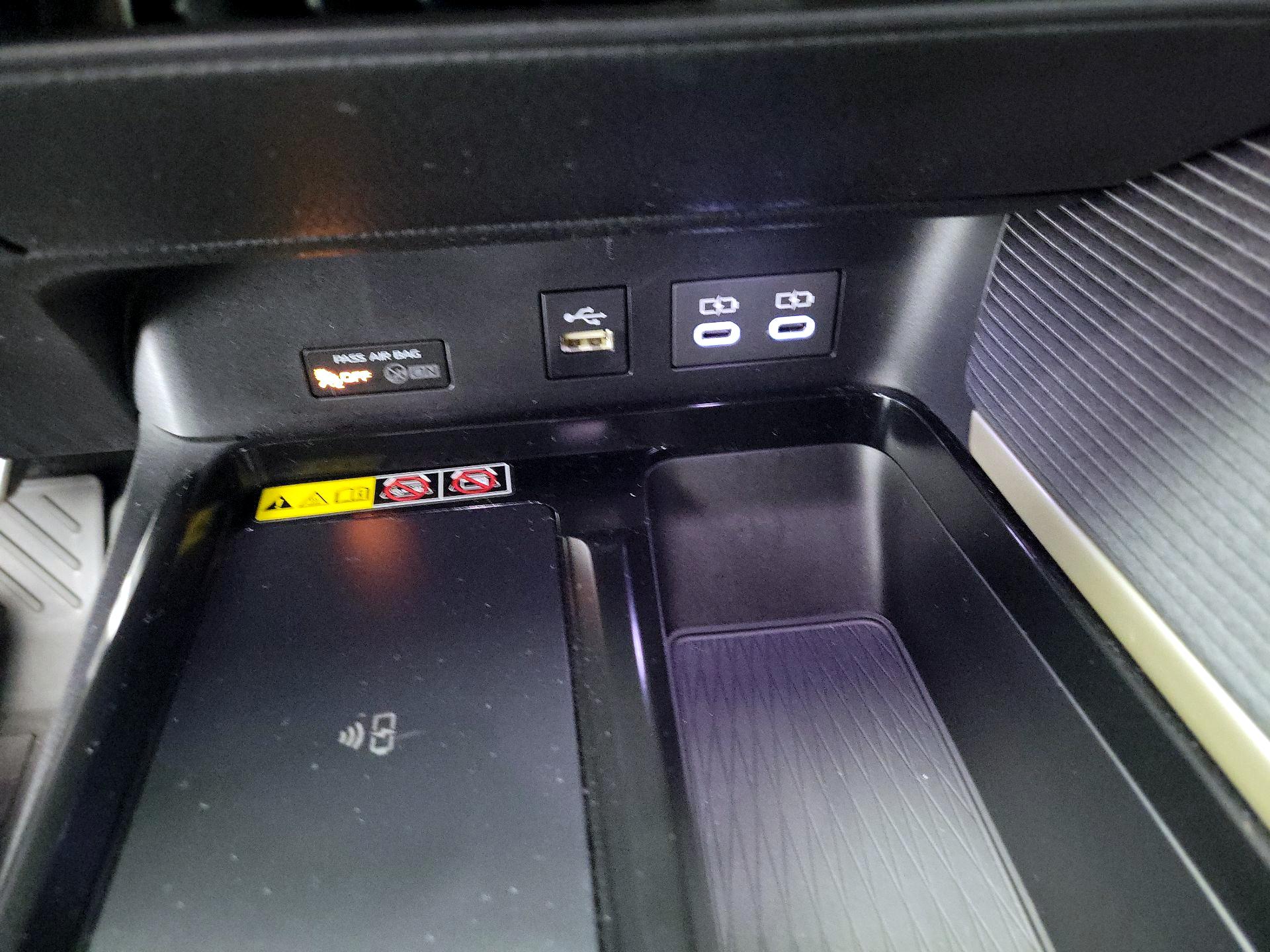 Thumbnail: 2025 Toyota Camry - 19