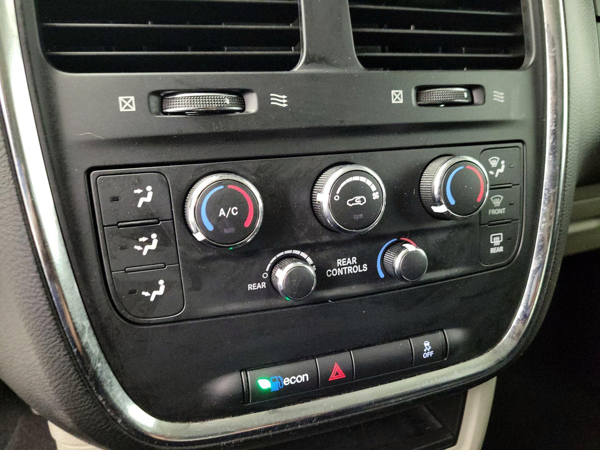 Thumbnail: 2019 Dodge Grand Caravan - 16