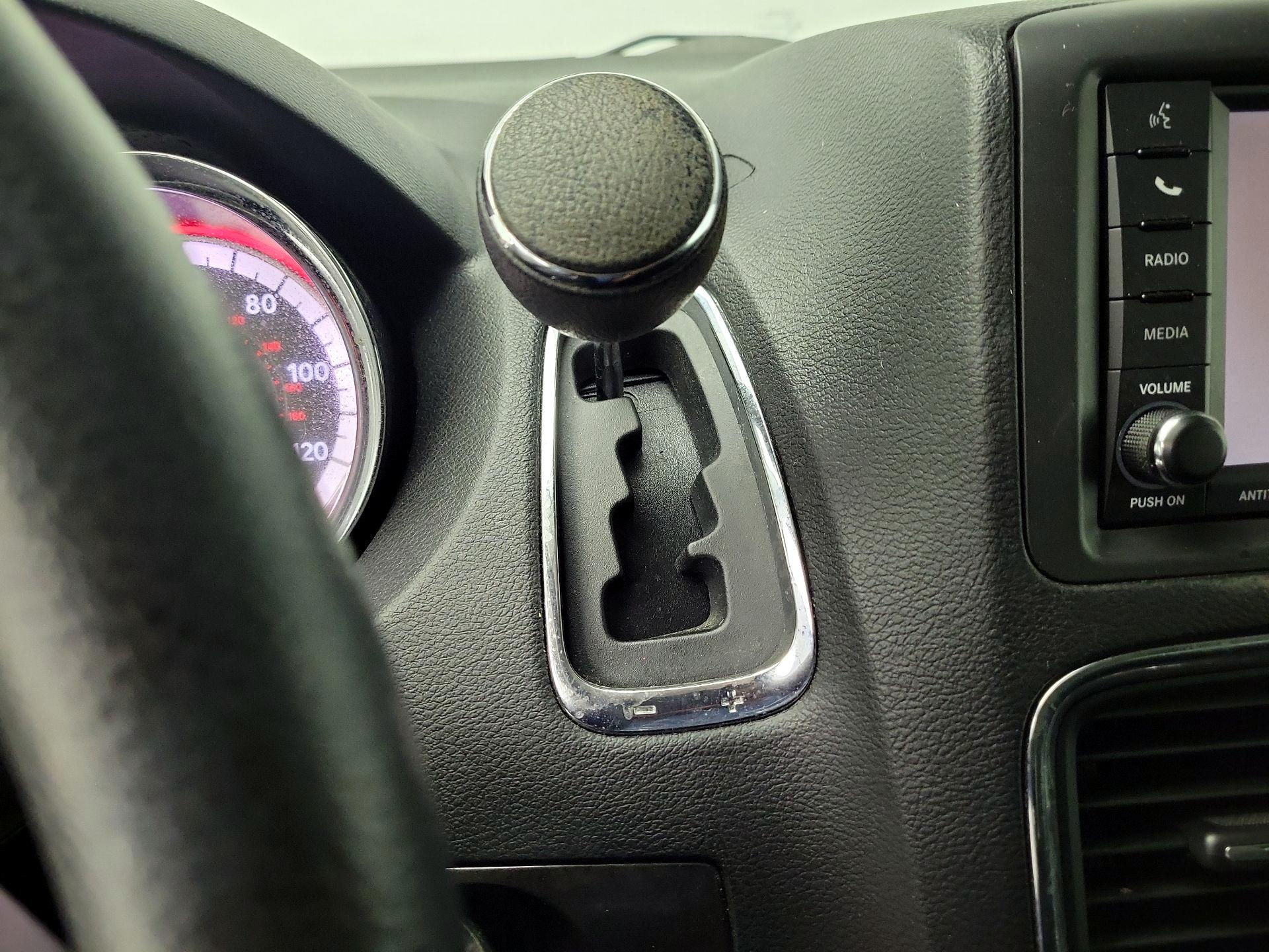 Thumbnail: 2019 Dodge Grand Caravan - 17