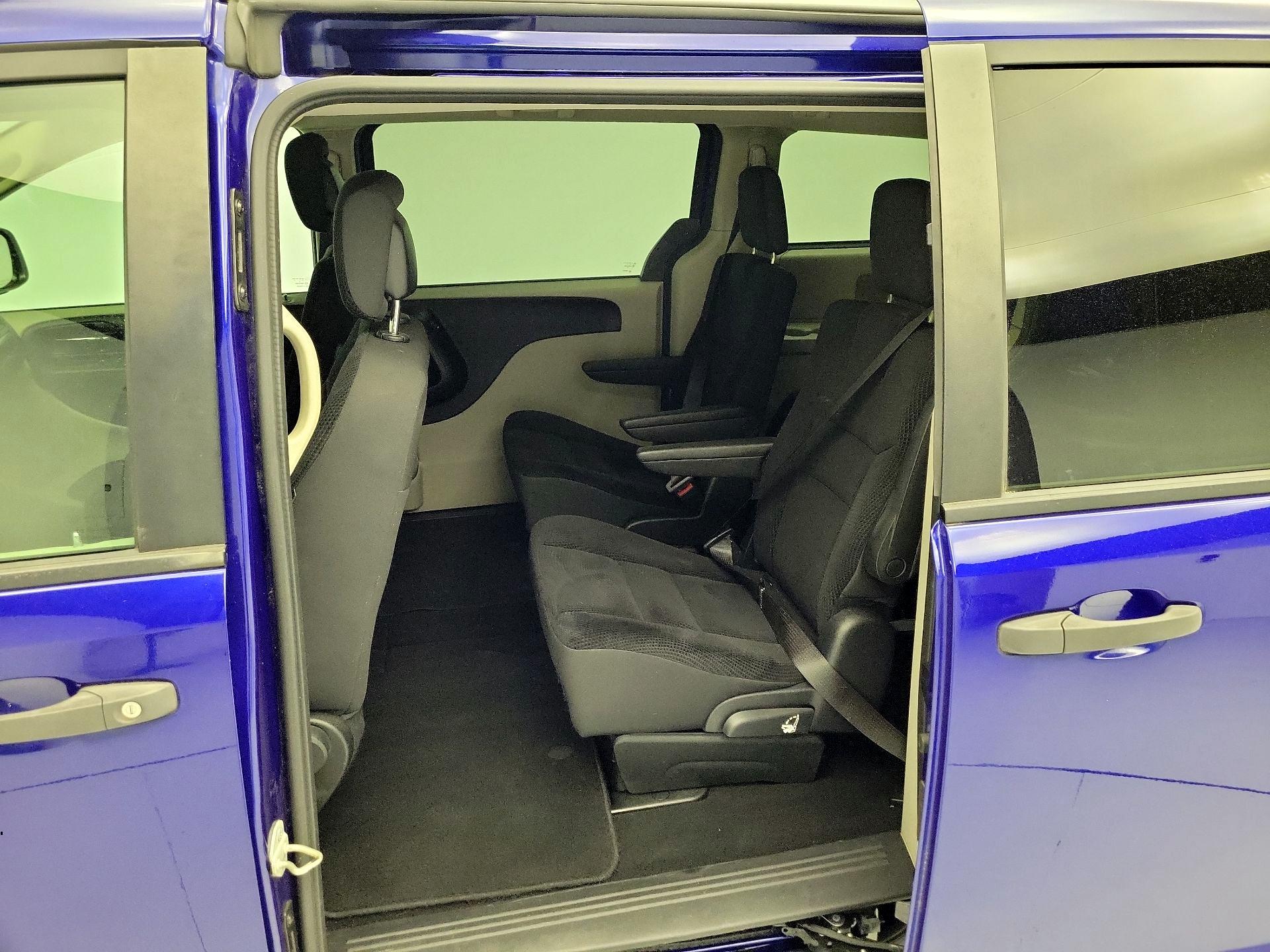 Thumbnail: 2019 Dodge Grand Caravan - 19