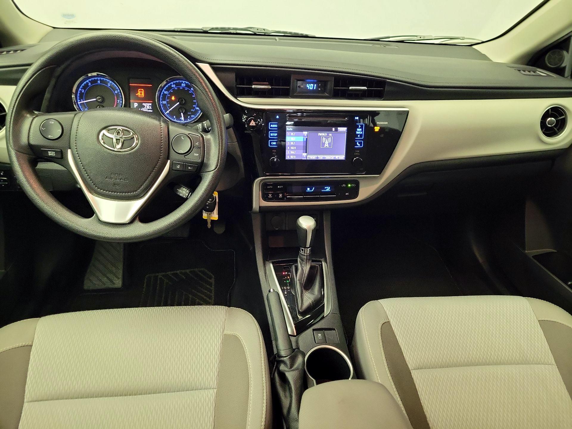 Thumbnail: 2017 Toyota Corolla - 9