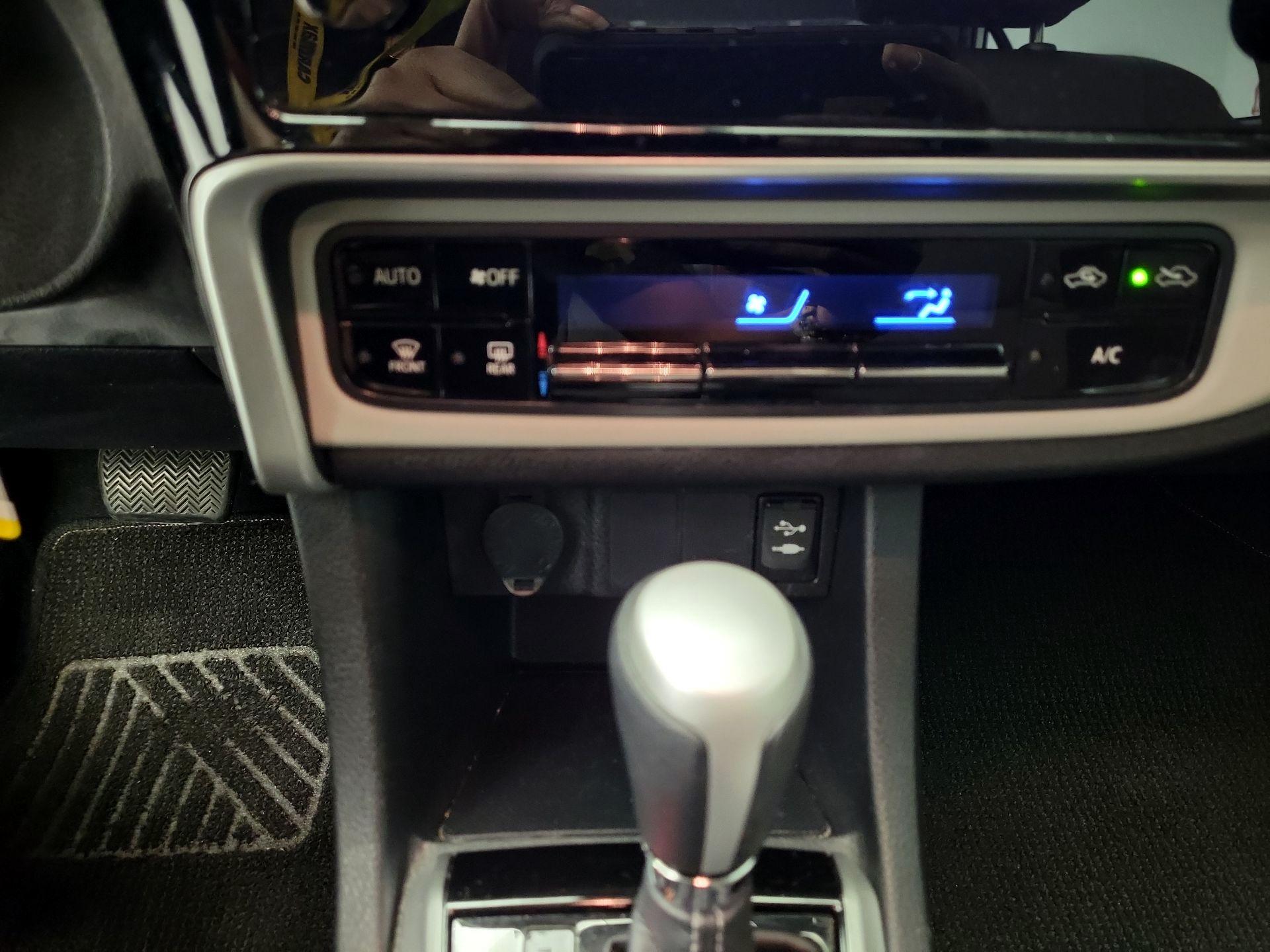 Thumbnail: 2017 Toyota Corolla - 16