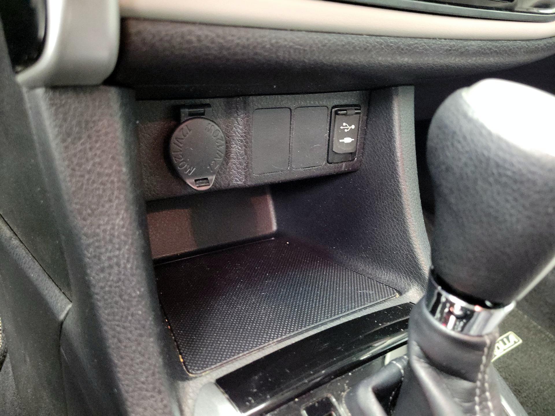 Thumbnail: 2017 Toyota Corolla - 18