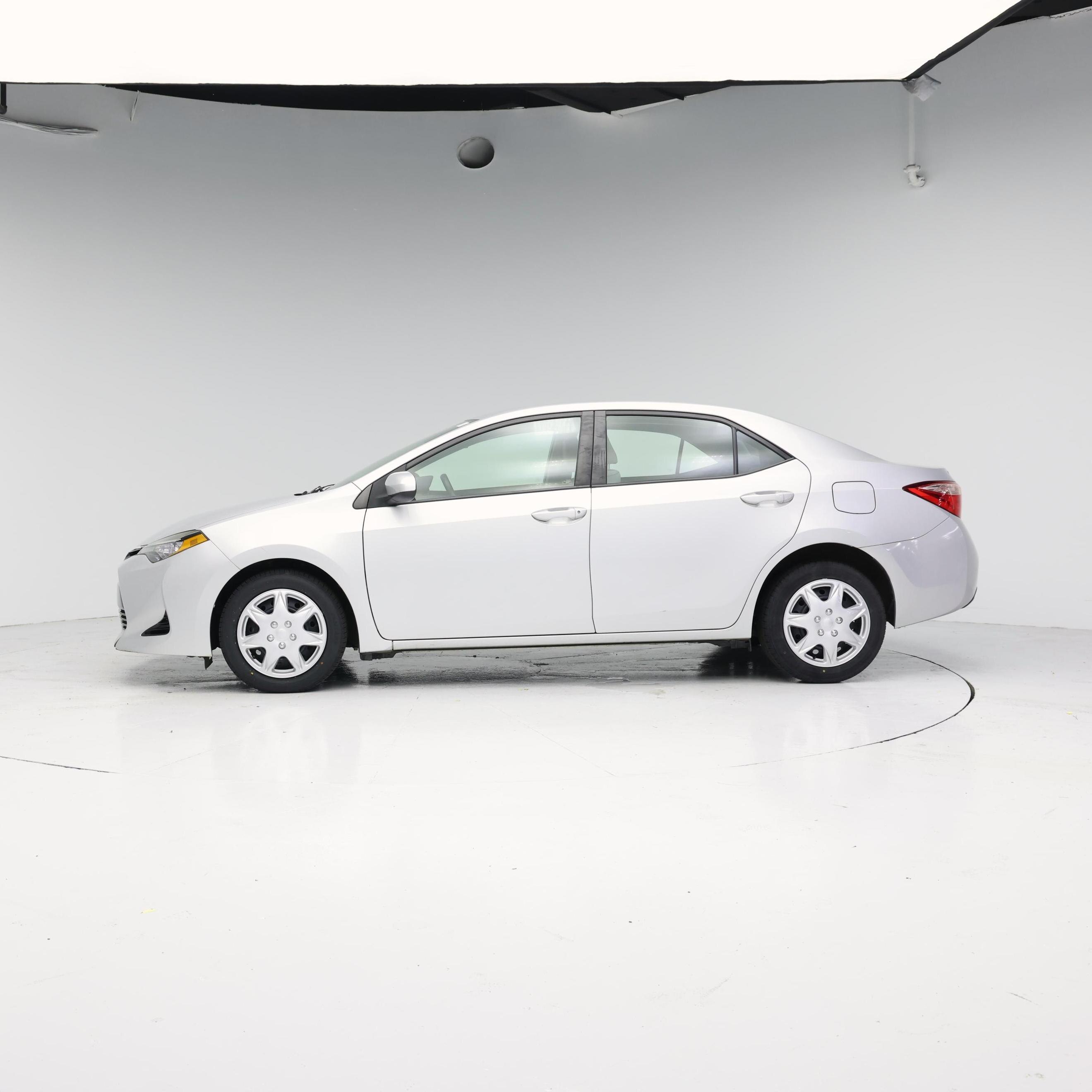 Thumbnail: 2017 Toyota Corolla - 3