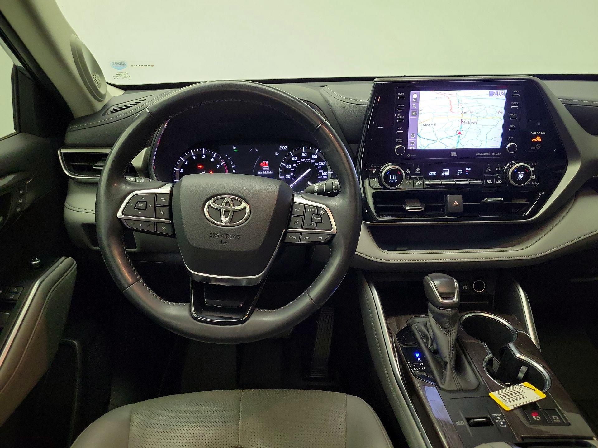 Thumbnail: 2020 Toyota Highlander - 10