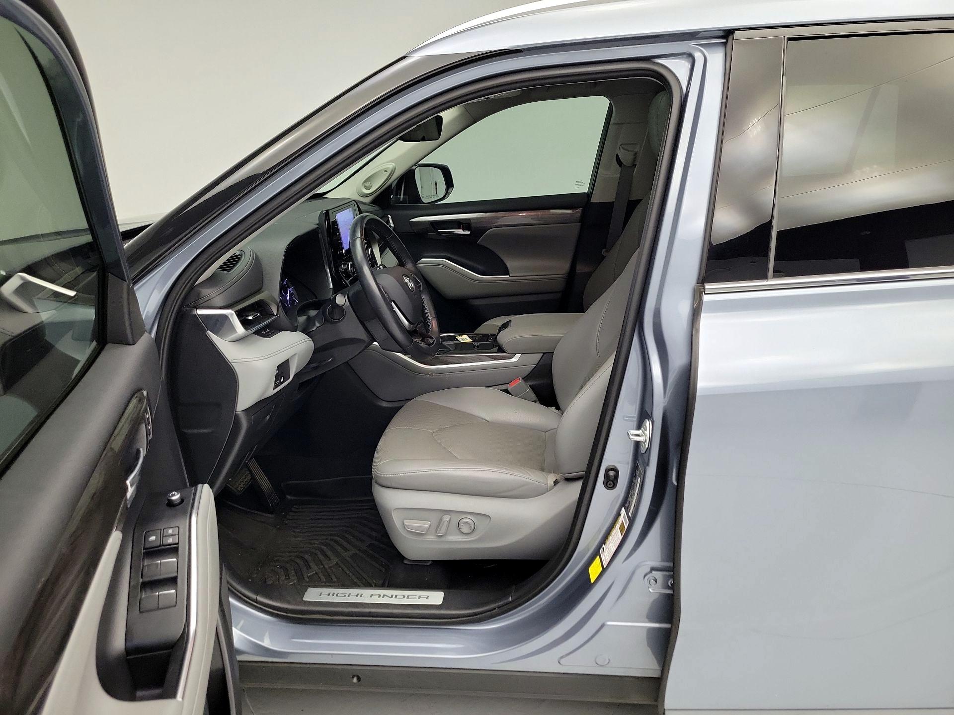 Thumbnail: 2020 Toyota Highlander - 11