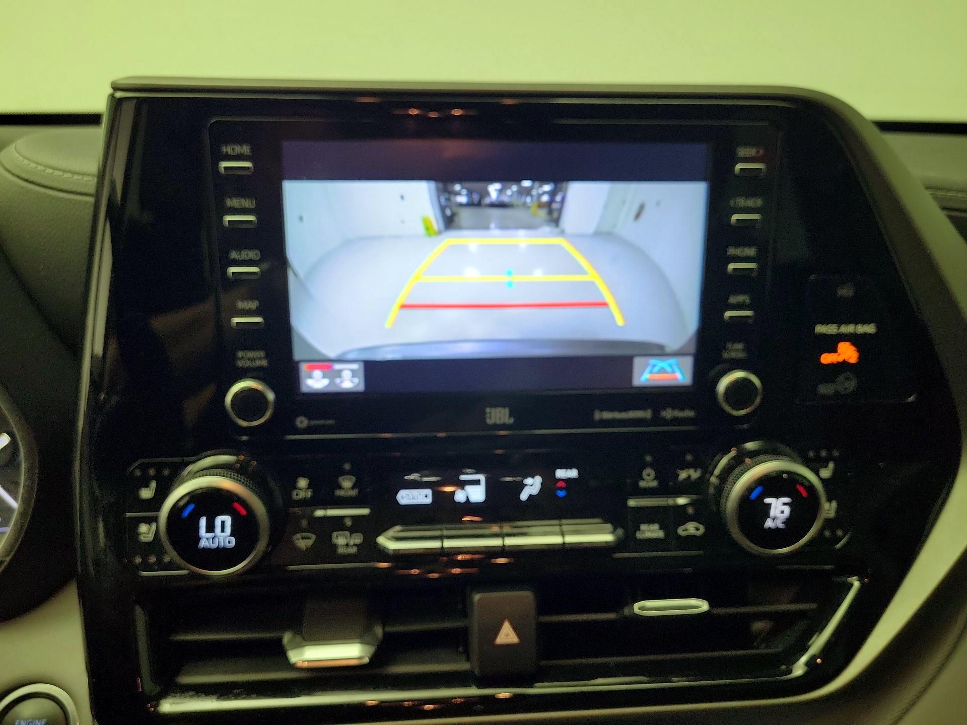 Thumbnail: 2020 Toyota Highlander - 15