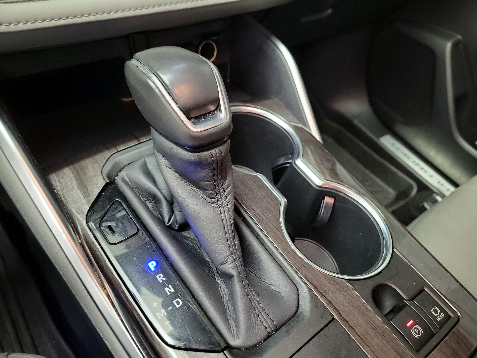 Thumbnail: 2020 Toyota Highlander - 18