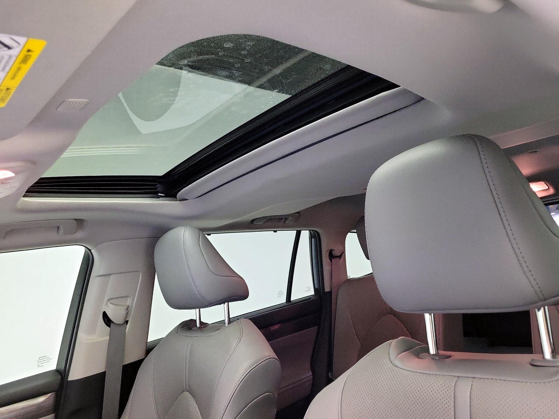 Thumbnail: 2020 Toyota Highlander - 20