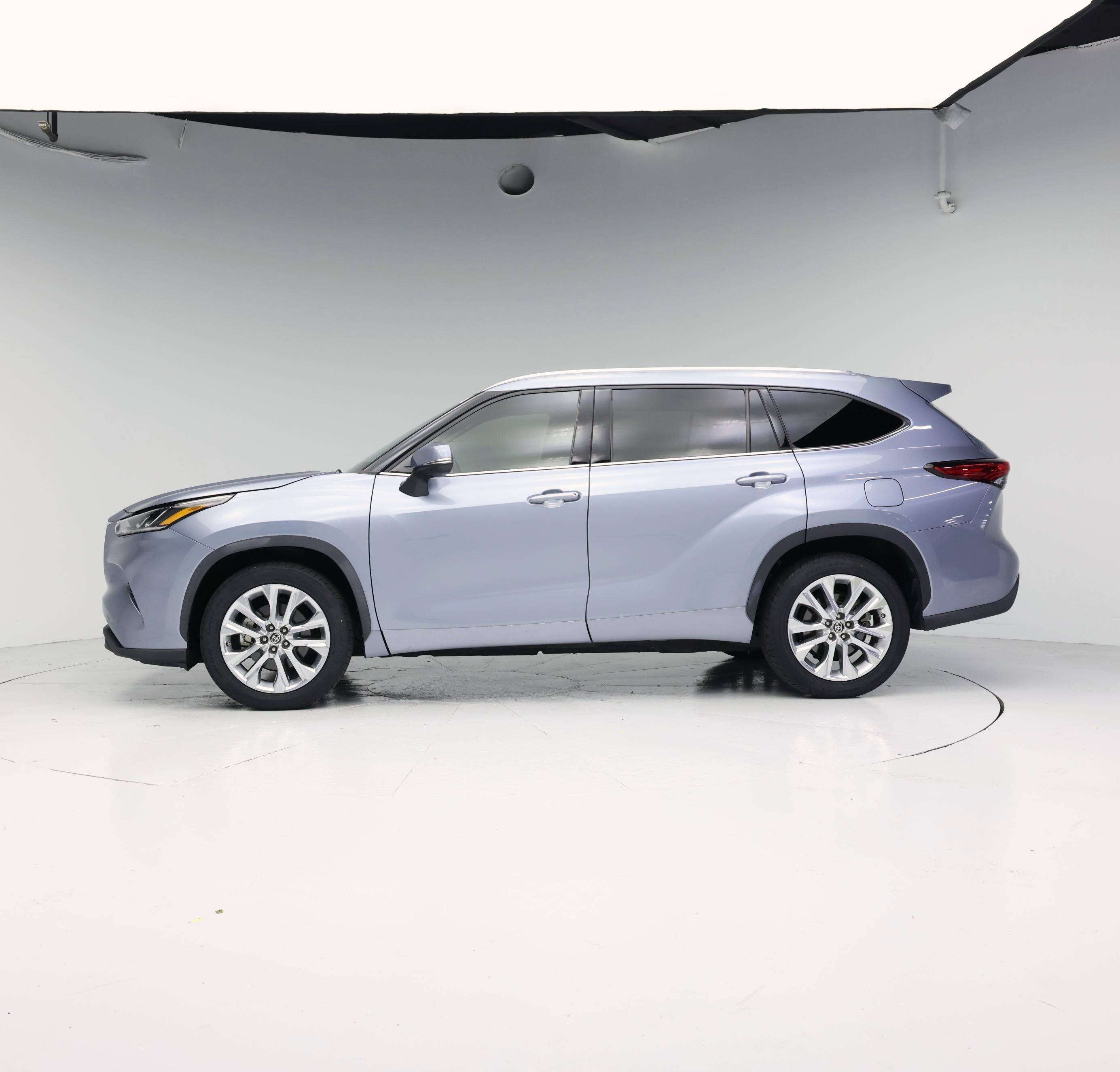 Thumbnail: 2020 Toyota Highlander - 3
