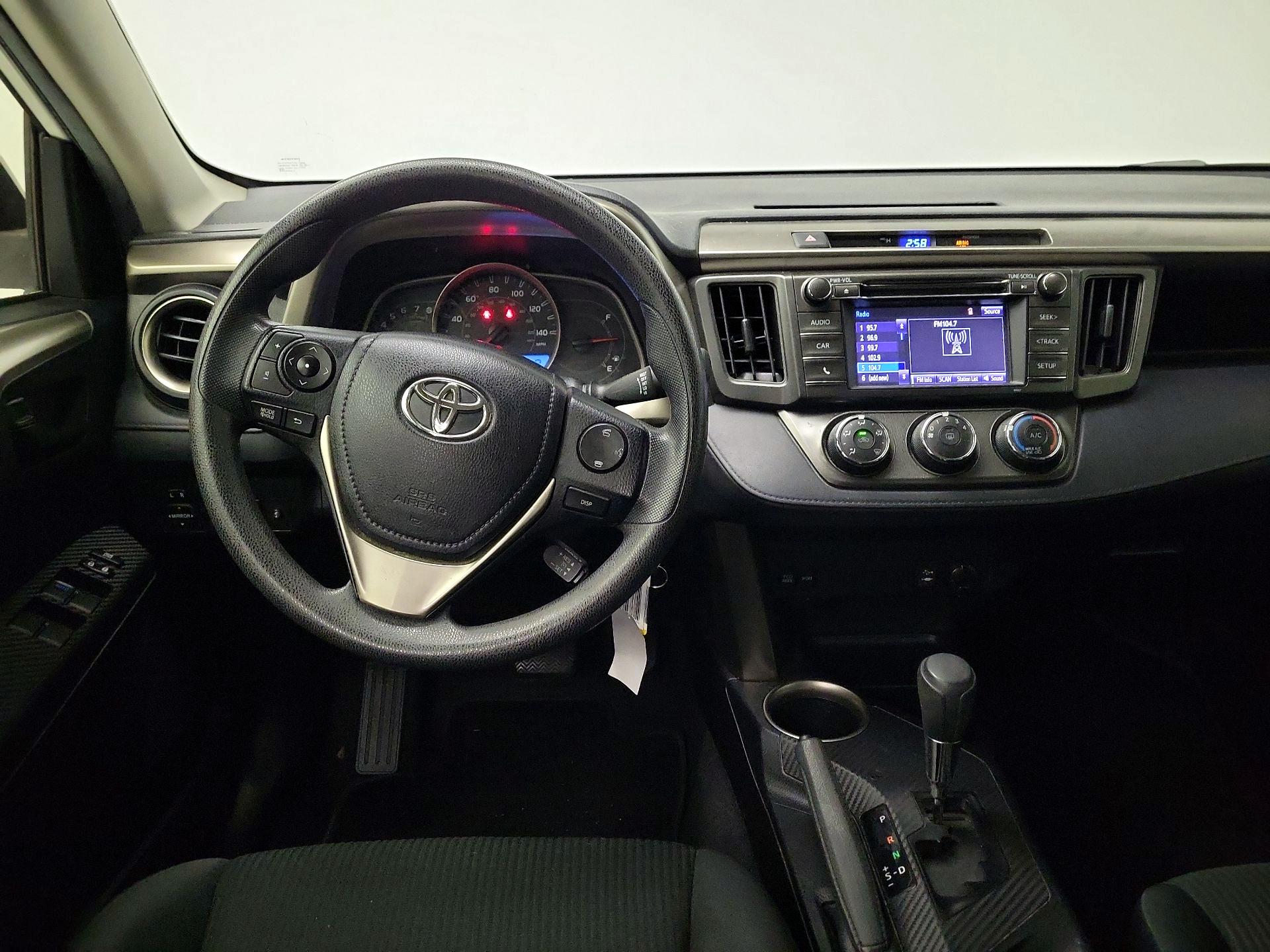 Thumbnail: 2015 Toyota RAV4 - 10