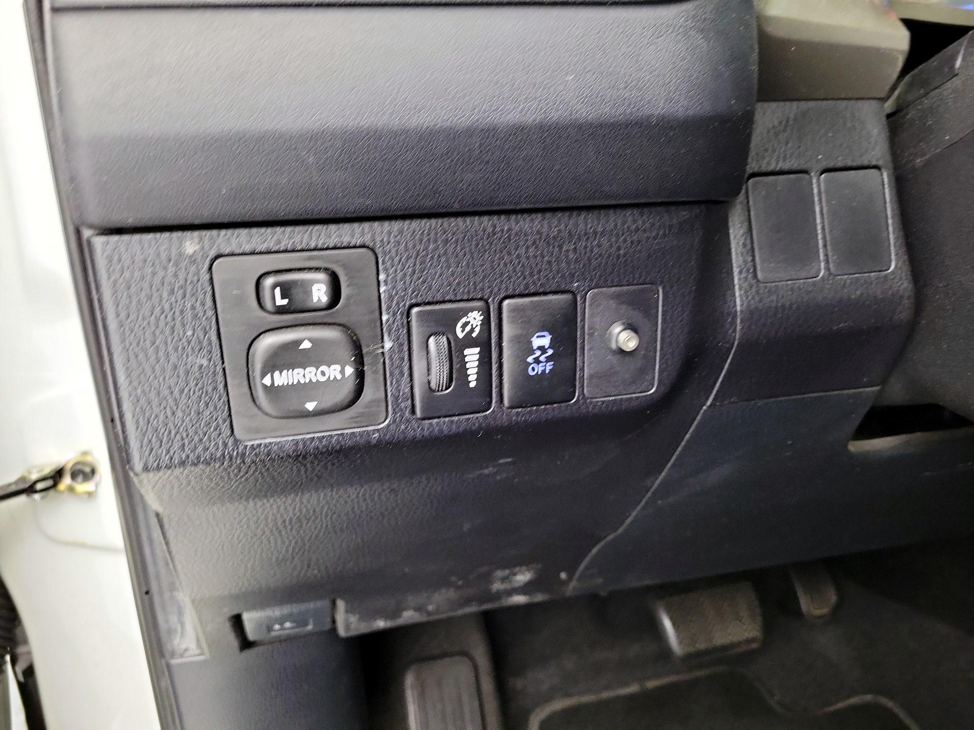 Thumbnail: 2015 Toyota RAV4 - 13