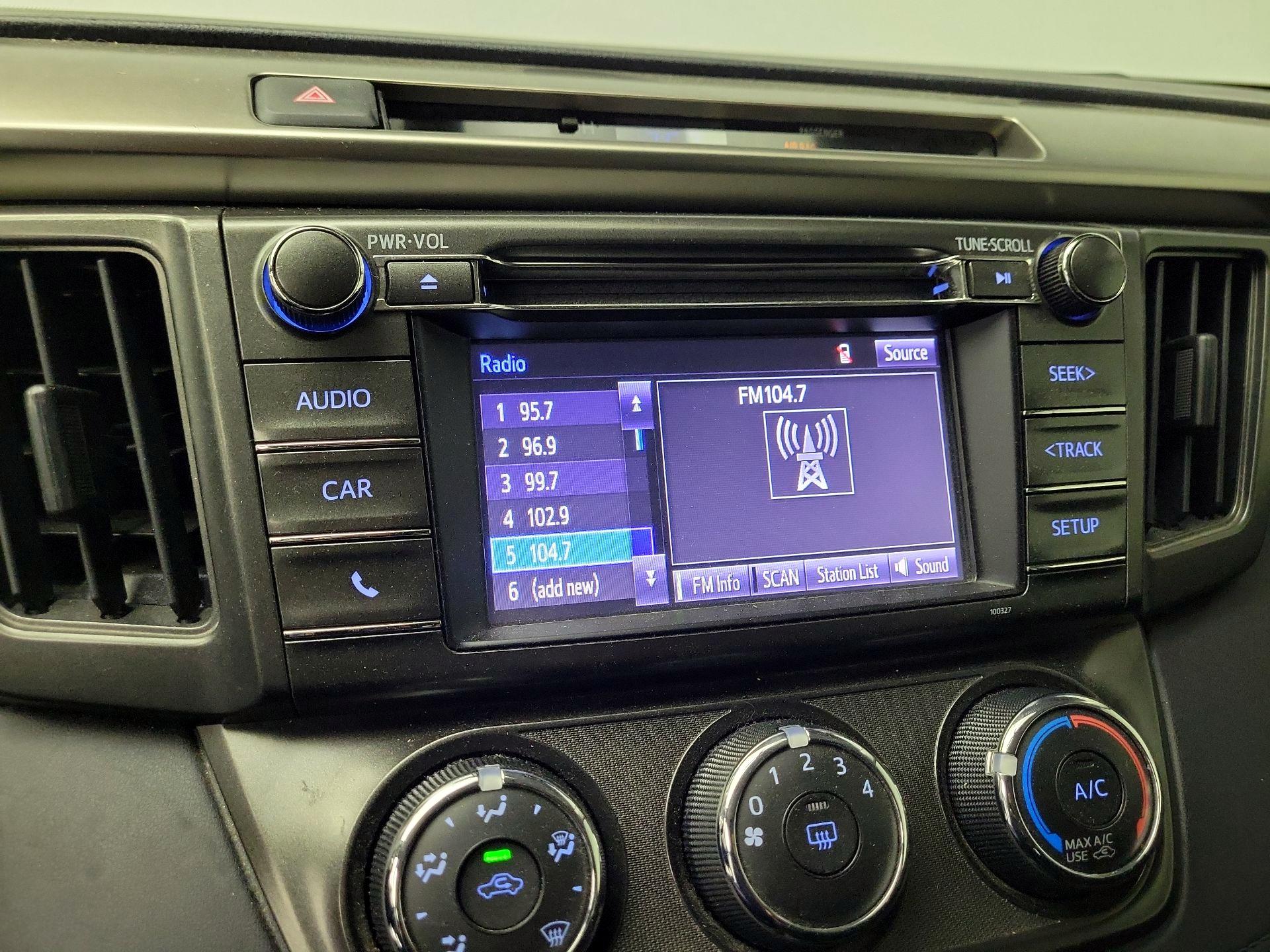 Thumbnail: 2015 Toyota RAV4 - 15