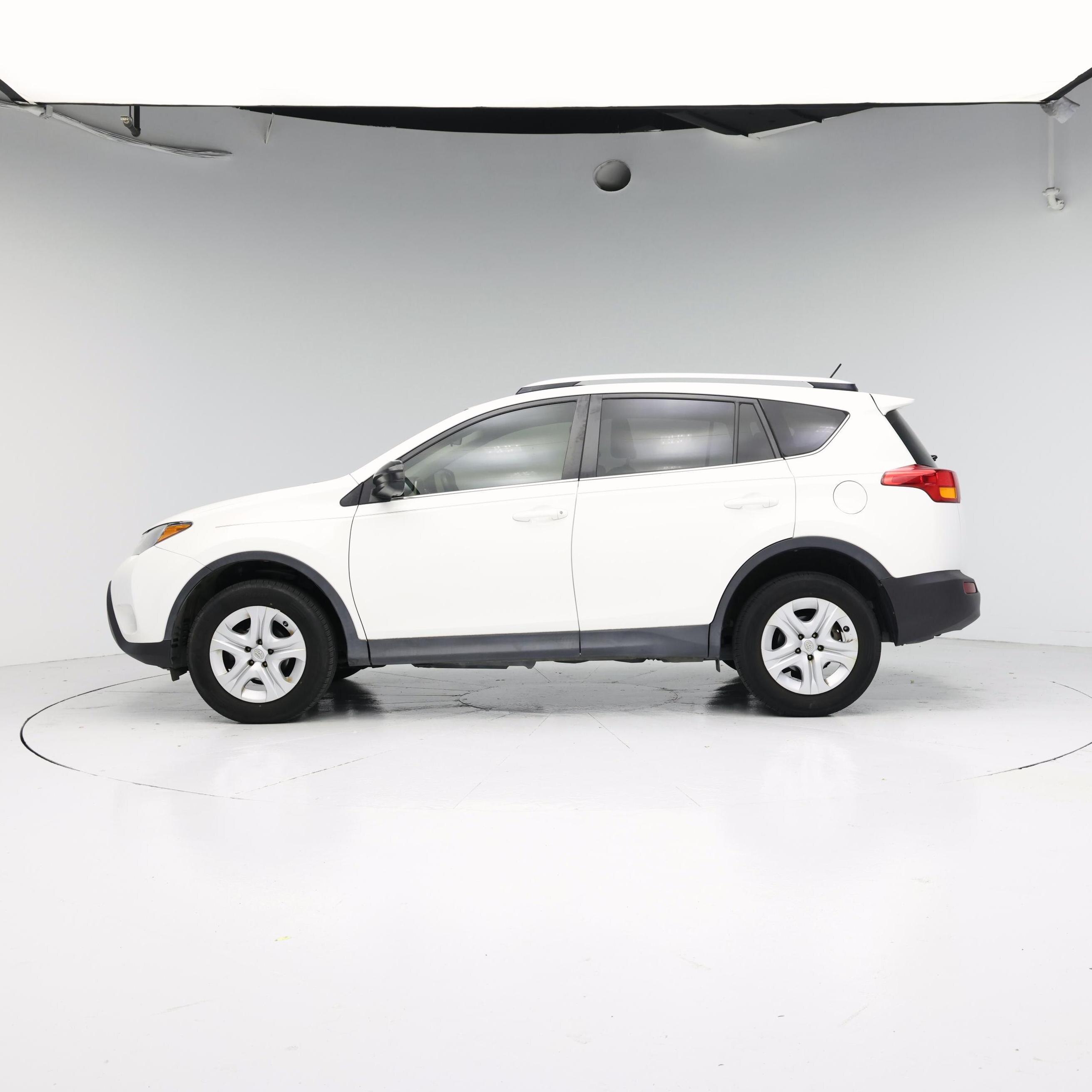 Thumbnail: 2015 Toyota RAV4 - 3