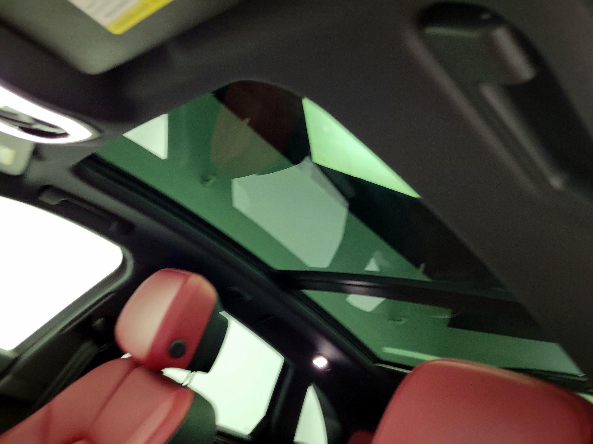 Thumbnail: 2018 Porsche Macan - 20