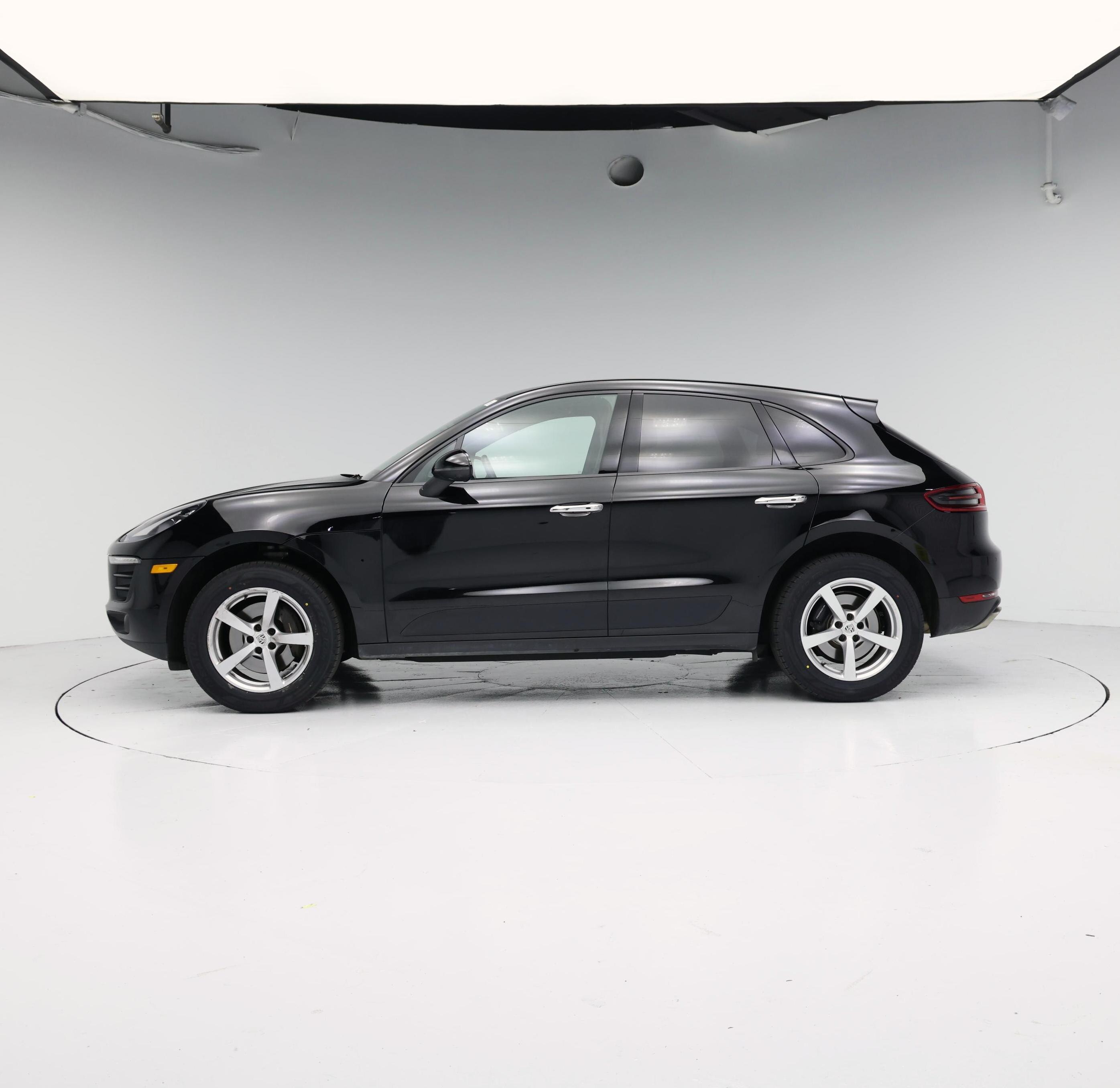 Thumbnail: 2018 Porsche Macan - 3
