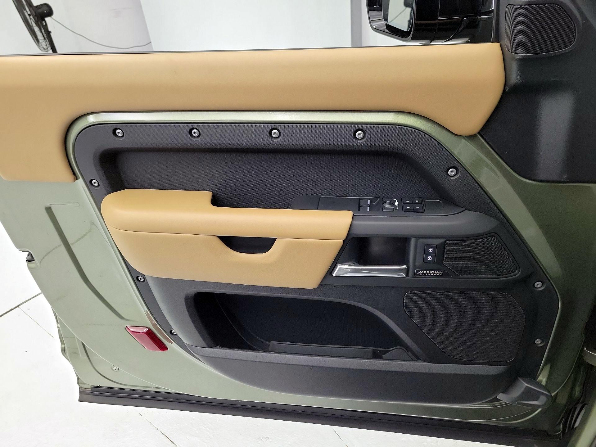 Thumbnail: 2025 Land Rover Defender - 12