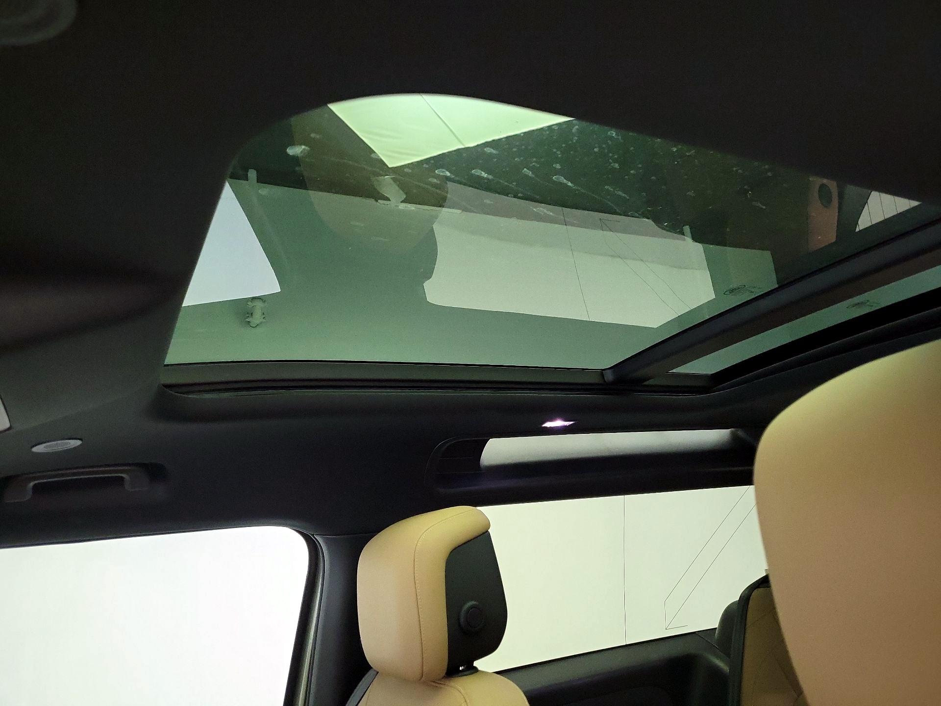 Thumbnail: 2025 Land Rover Defender - 20