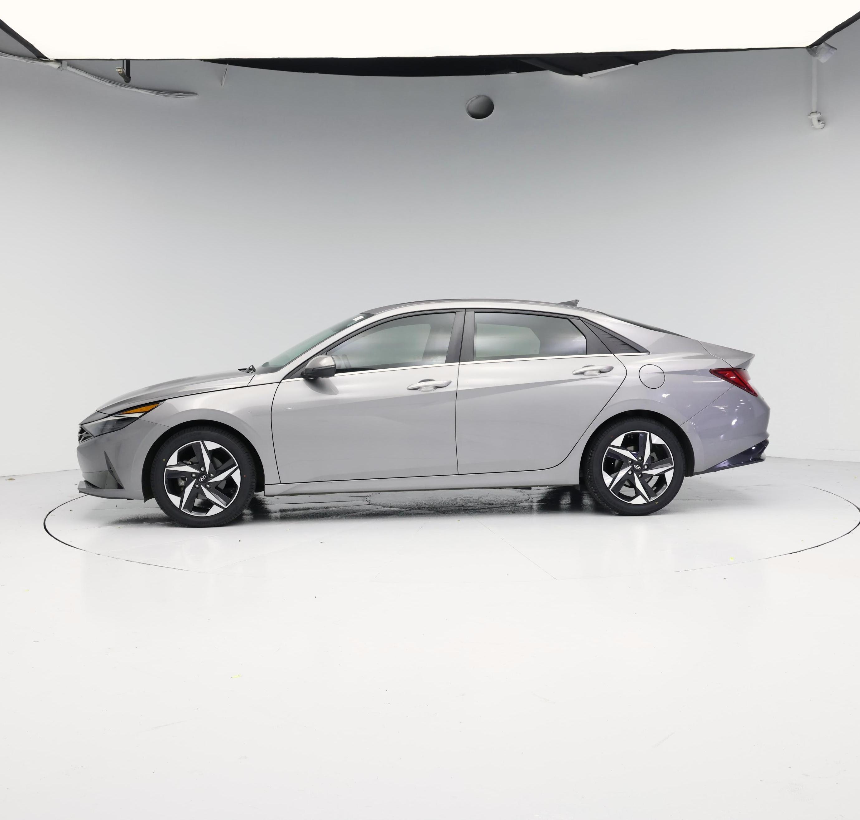 Thumbnail: 2023 Hyundai Elantra - 3