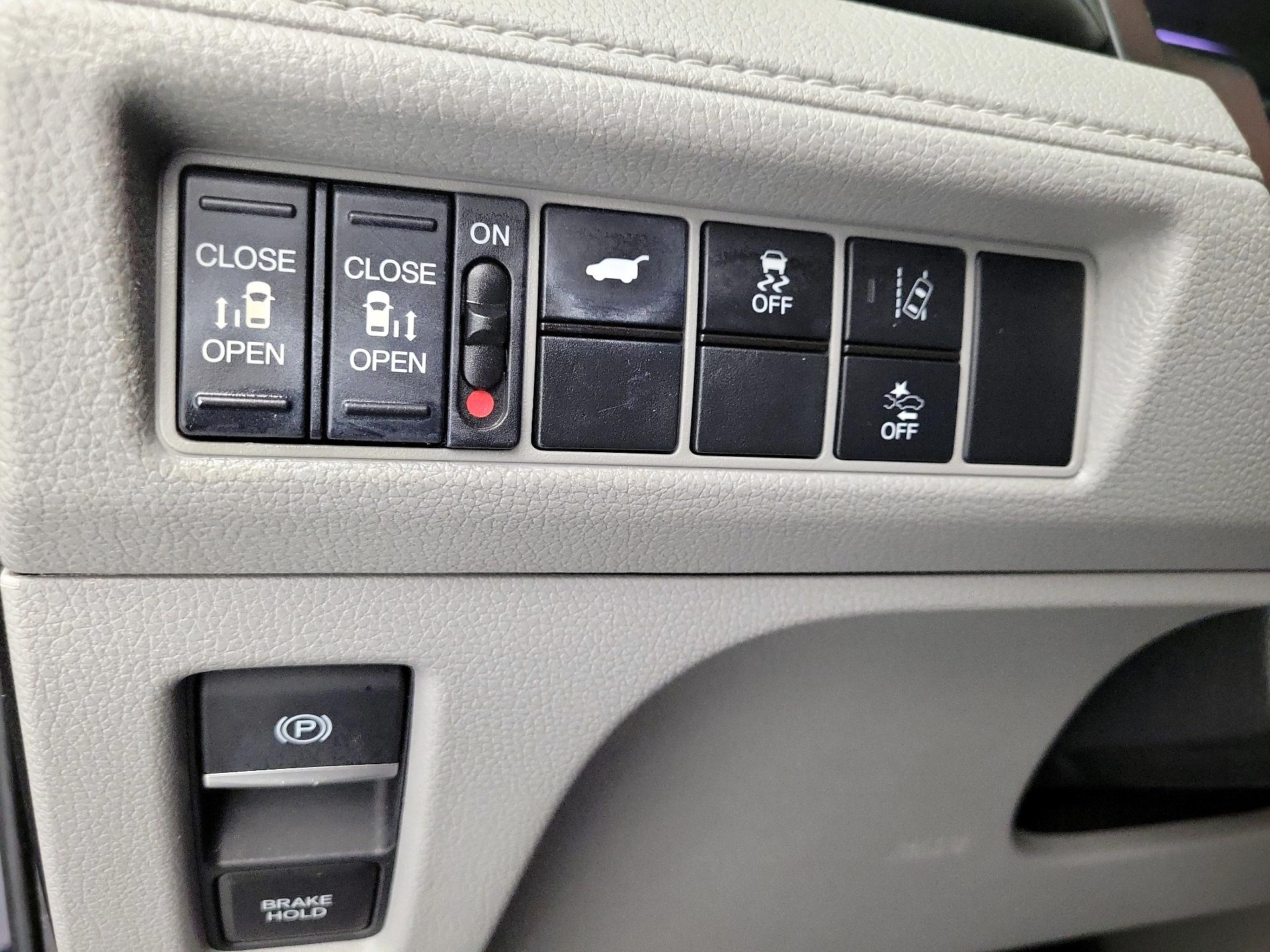Thumbnail: 2019 Honda Odyssey - 13