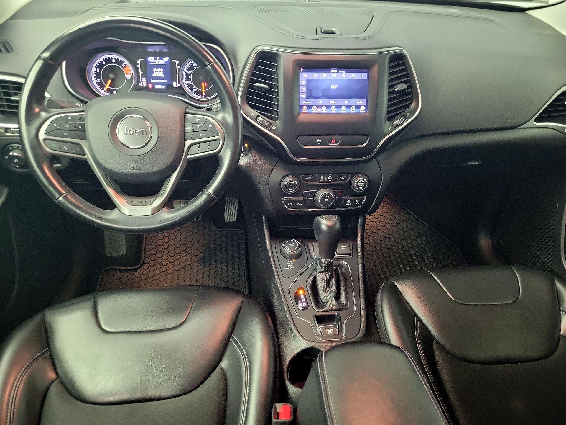 Thumbnail: 2020 Jeep Cherokee - 9