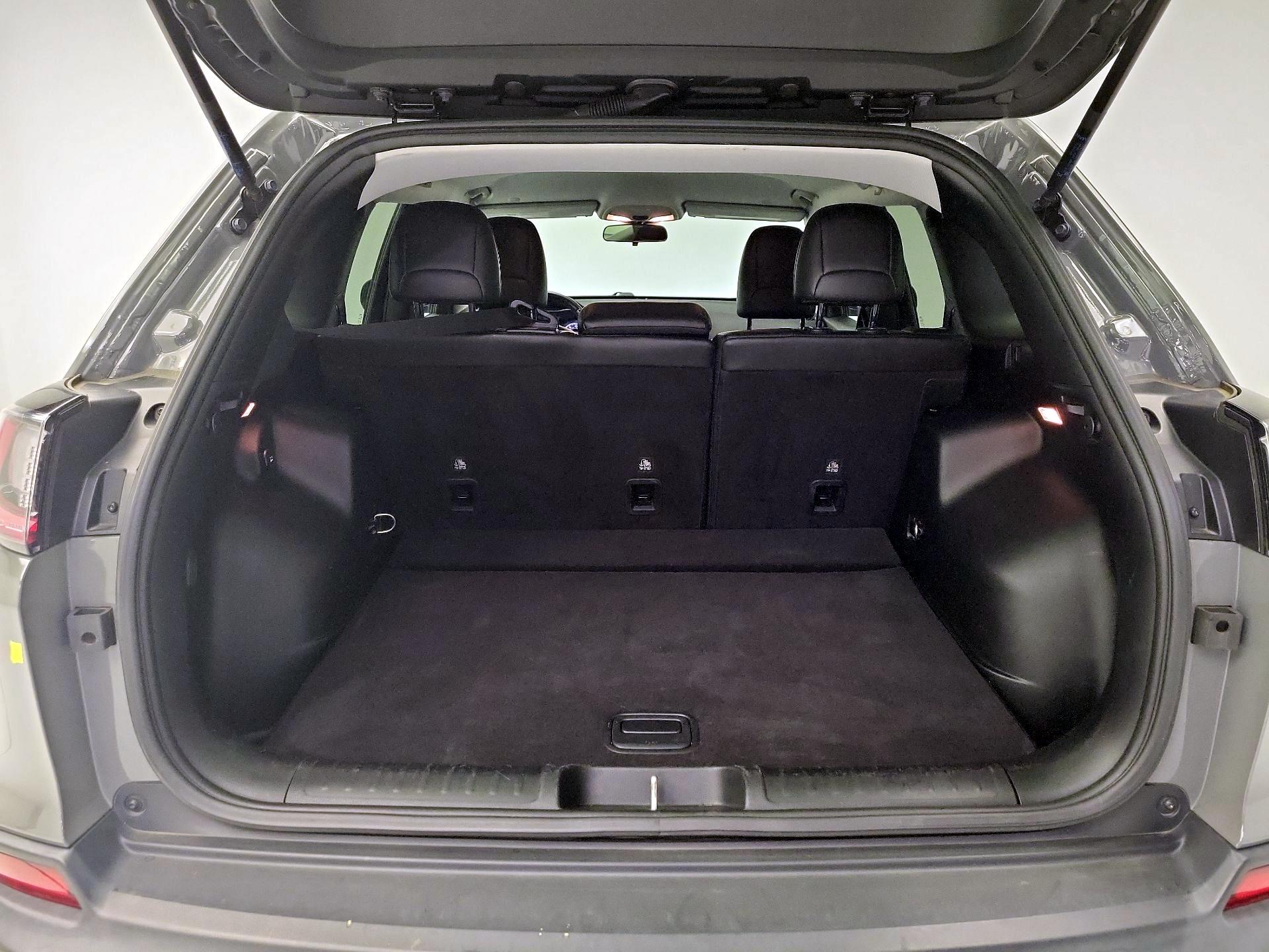 Thumbnail: 2020 Jeep Cherokee - 20