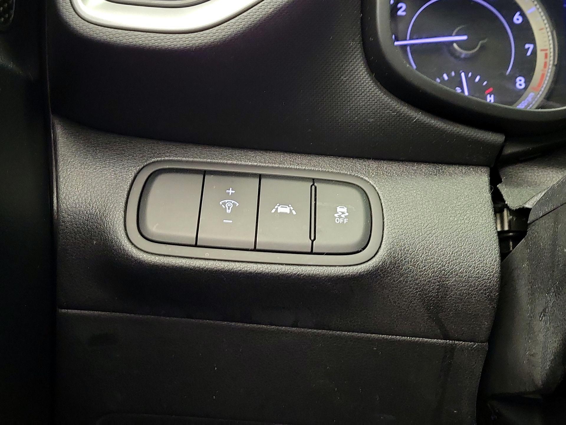 Thumbnail: 2020 Hyundai Venue - 13