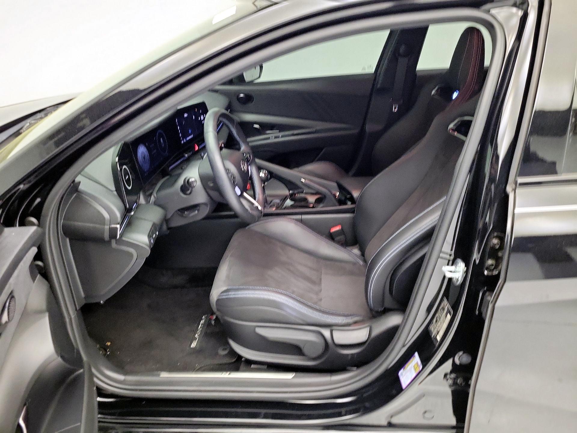 Thumbnail: 2023 Hyundai Elantra - 11