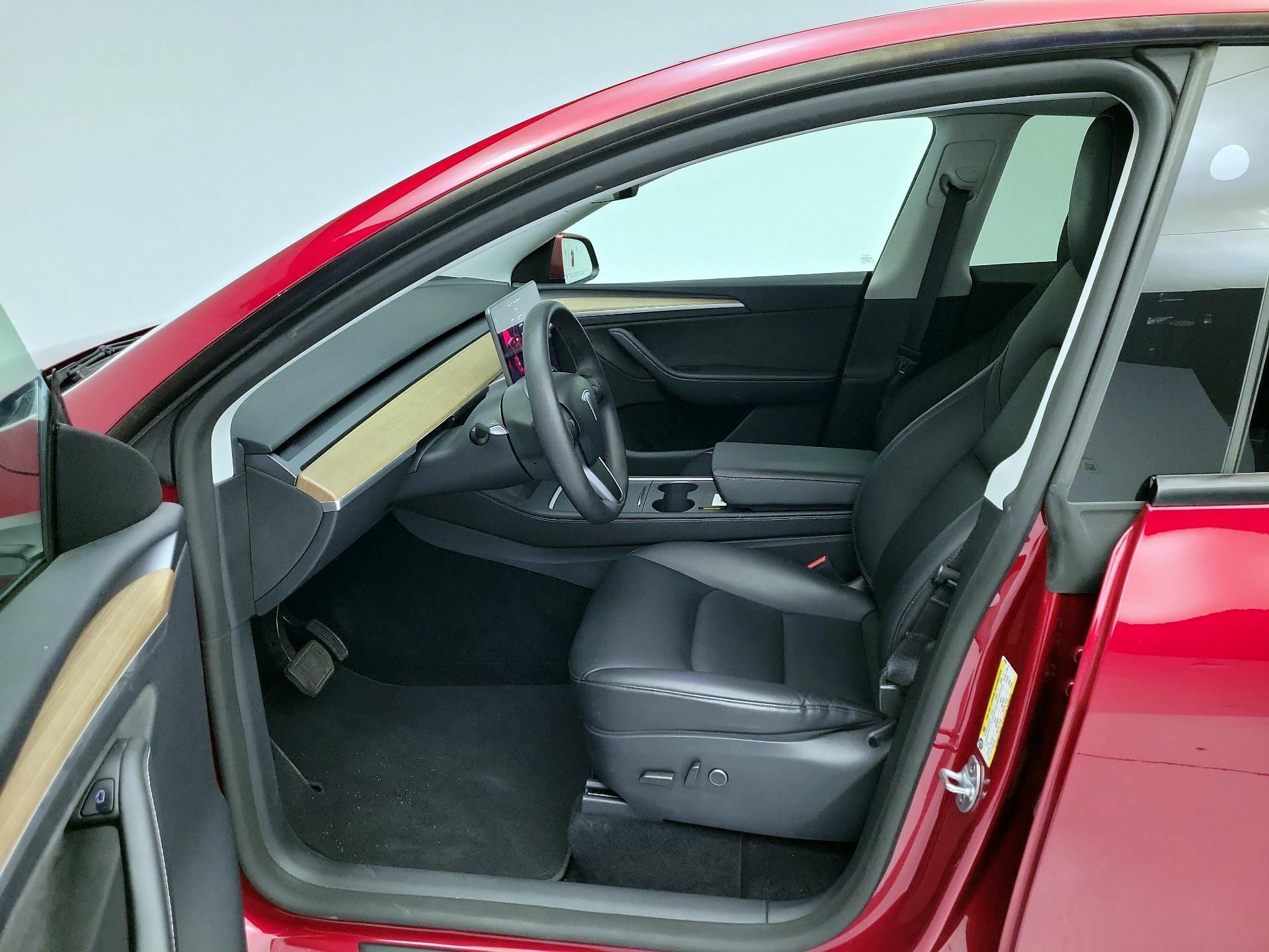 Thumbnail: 2025 Tesla Model Y - 11