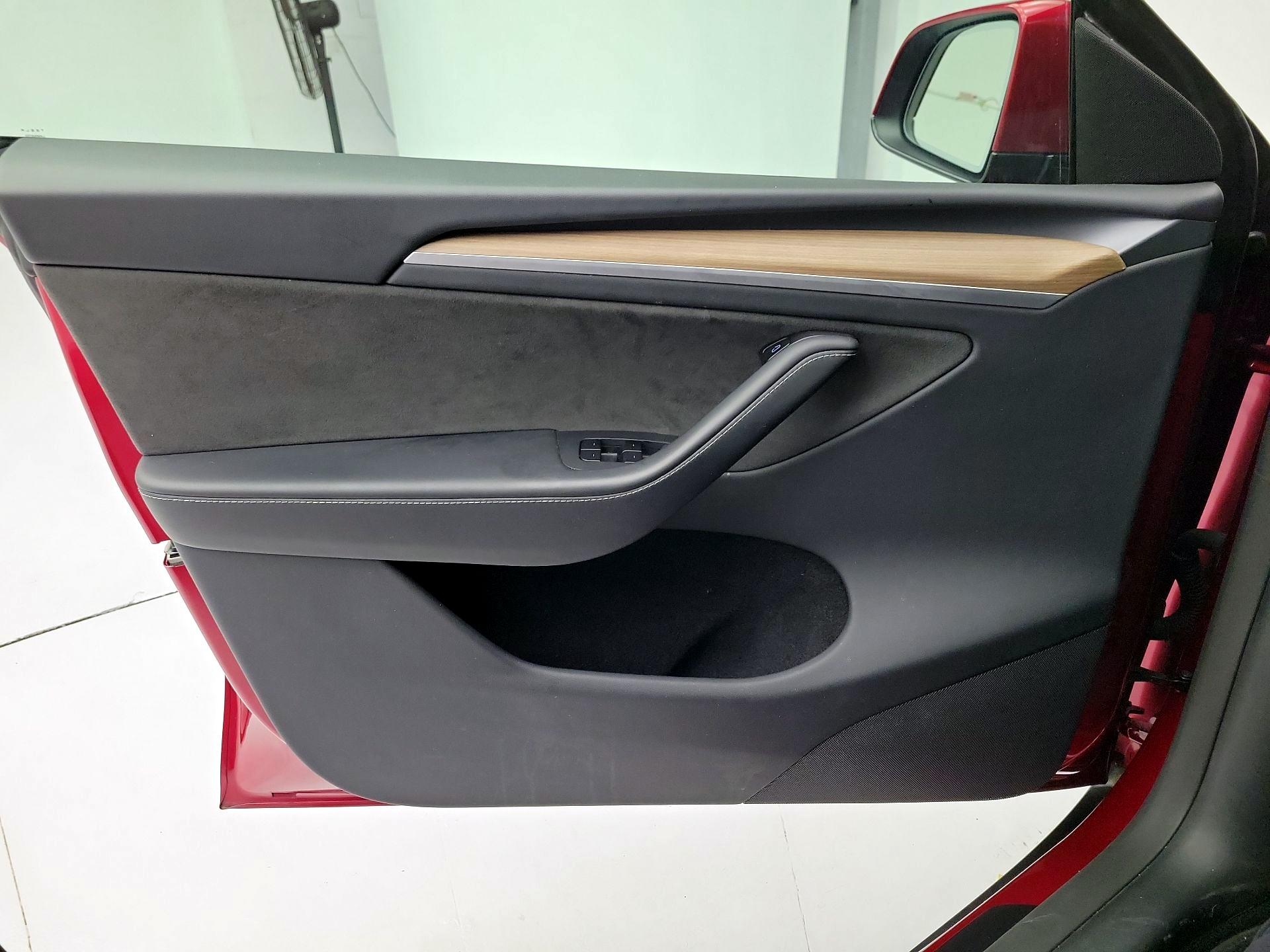 Thumbnail: 2025 Tesla Model Y - 12