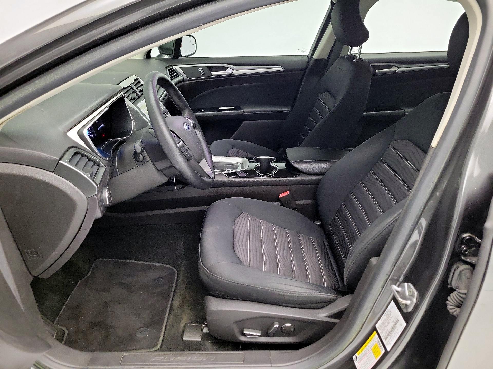 Thumbnail: 2016 Ford Fusion - 11