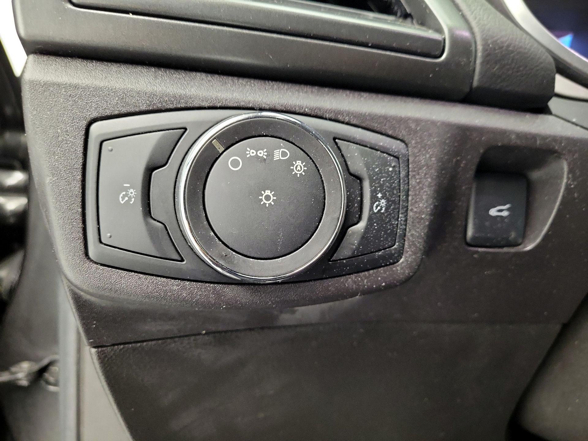 Thumbnail: 2016 Ford Fusion - 13